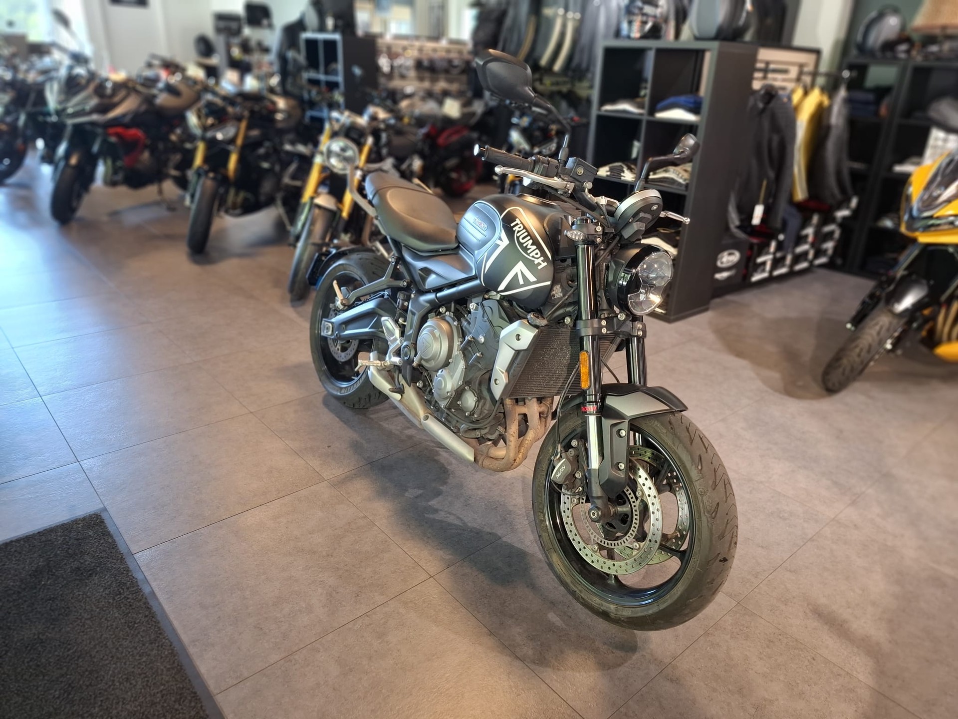 TRIUMPH Trident 660-image-2