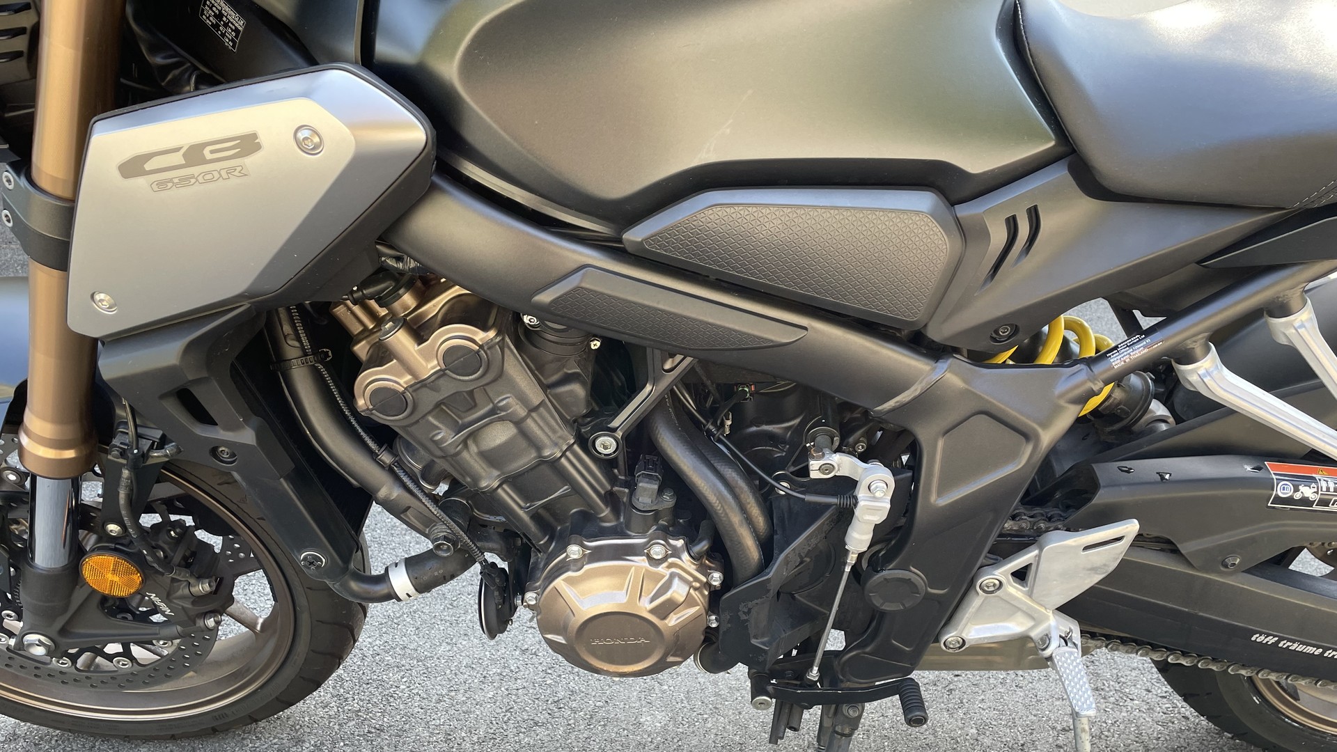HONDA CB 650 R-image-12