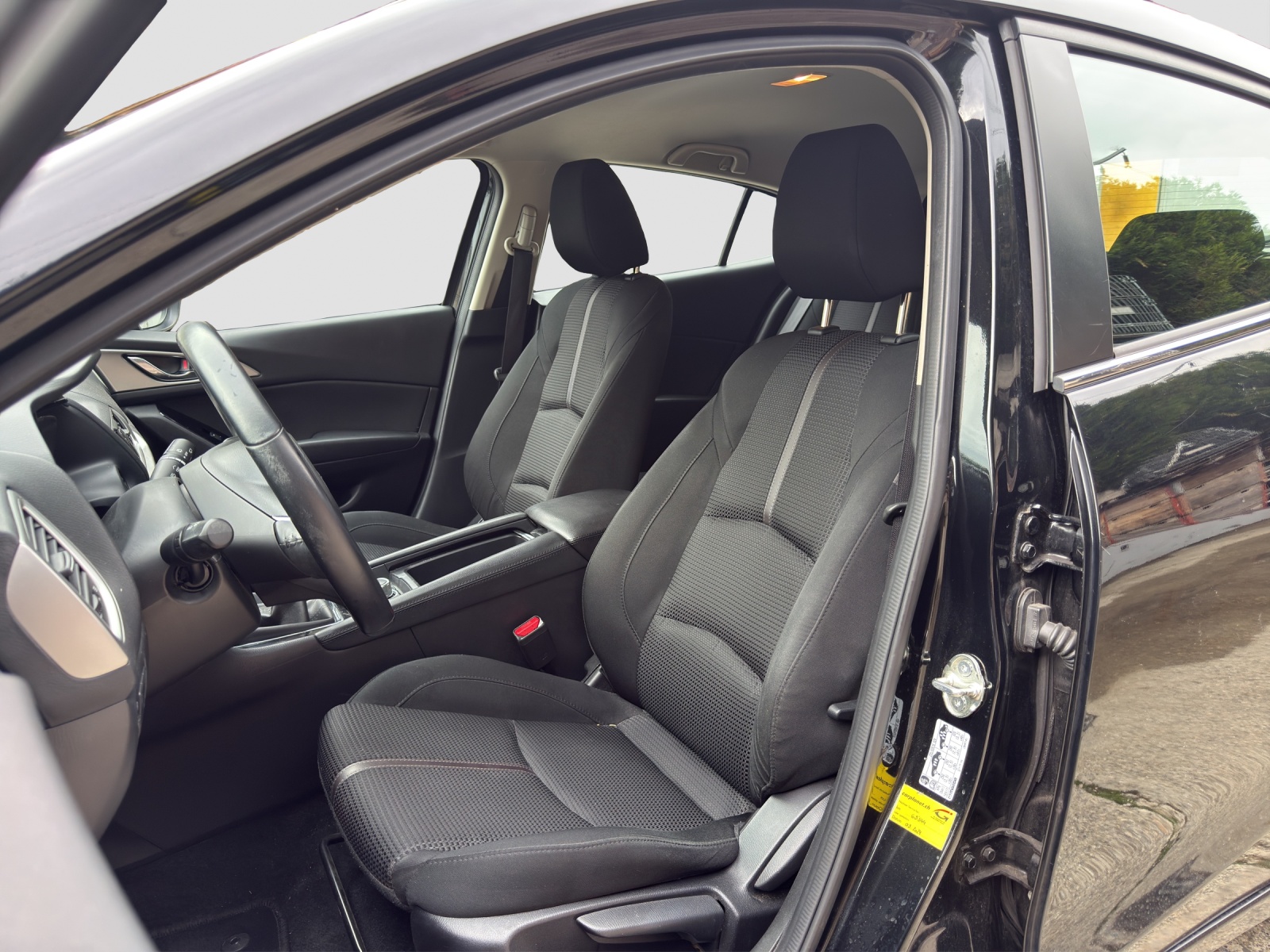 MAZDA 3 SKYACTIV-G 100 Ambition-image-9