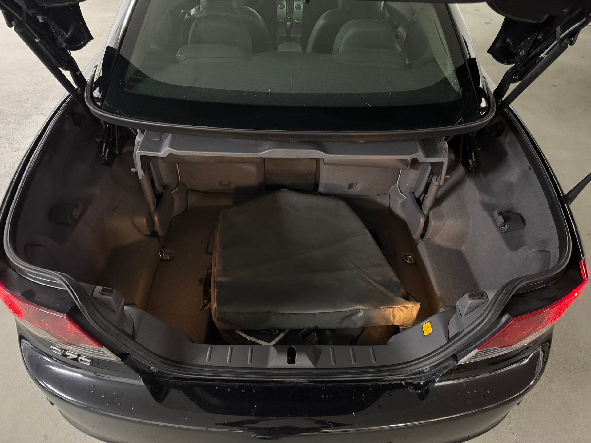 VOLVO C70 2.0D Summum Powershift 1-Hand-image-15