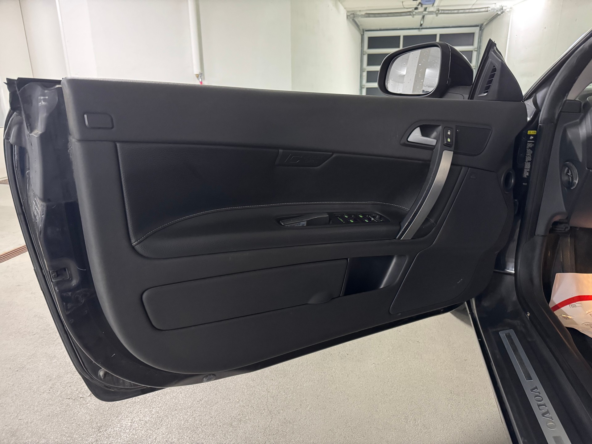 VOLVO C70 2.0D Summum Powershift 1-Hand-image-14
