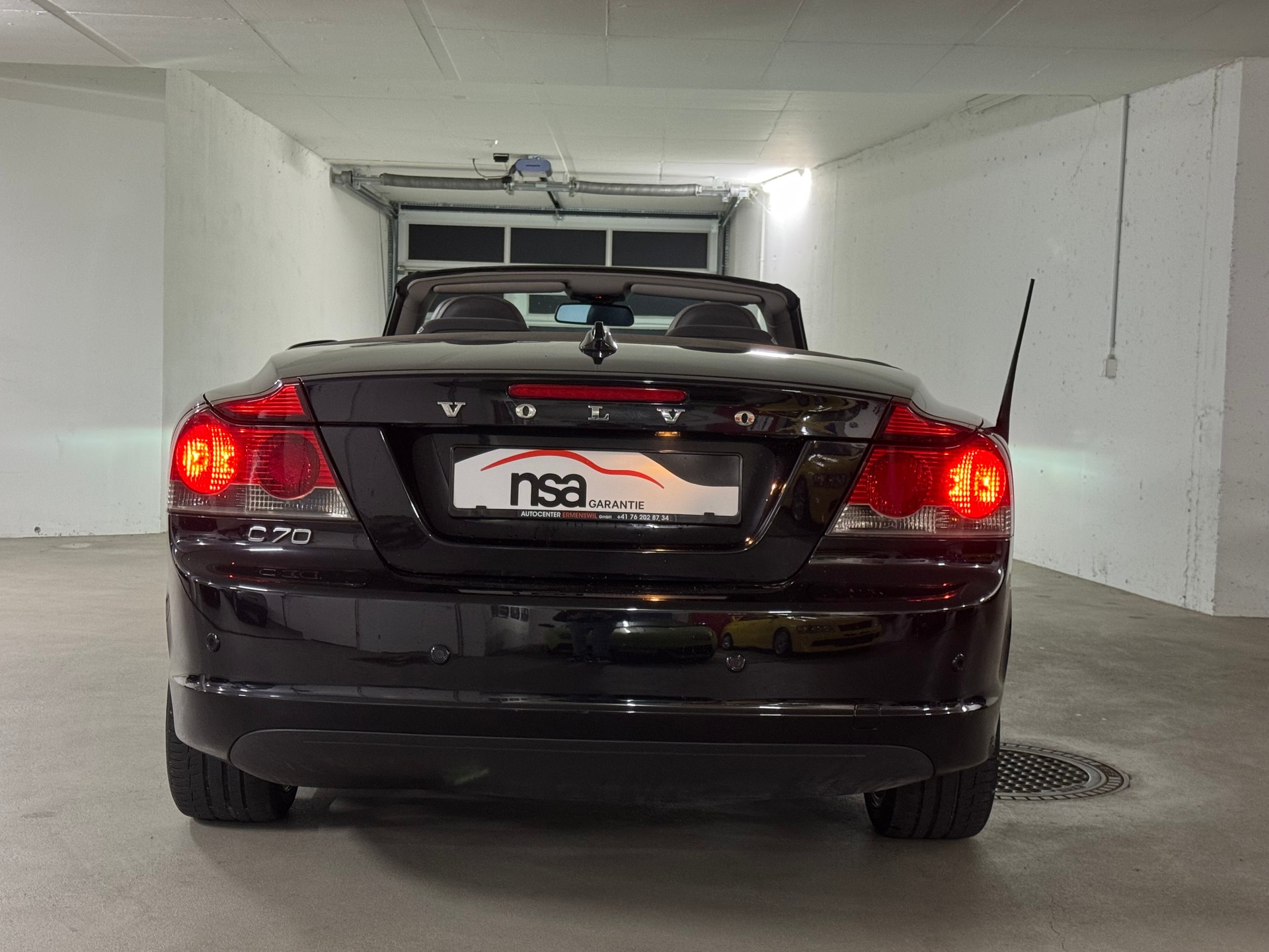 VOLVO C70 2.0D Summum Powershift 1-Hand-image-6