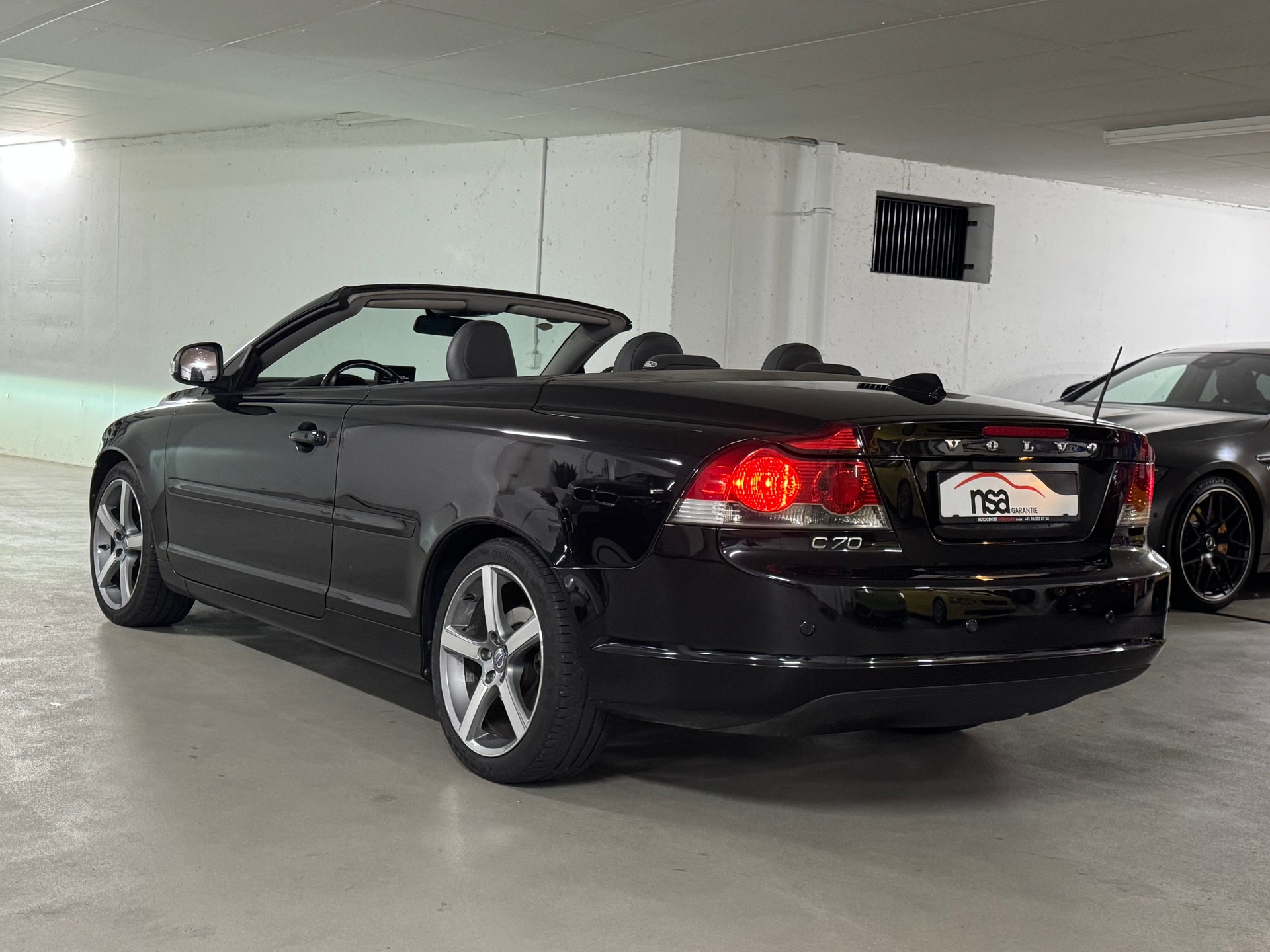 VOLVO C70 2.0D Summum Powershift 1-Hand-image-5