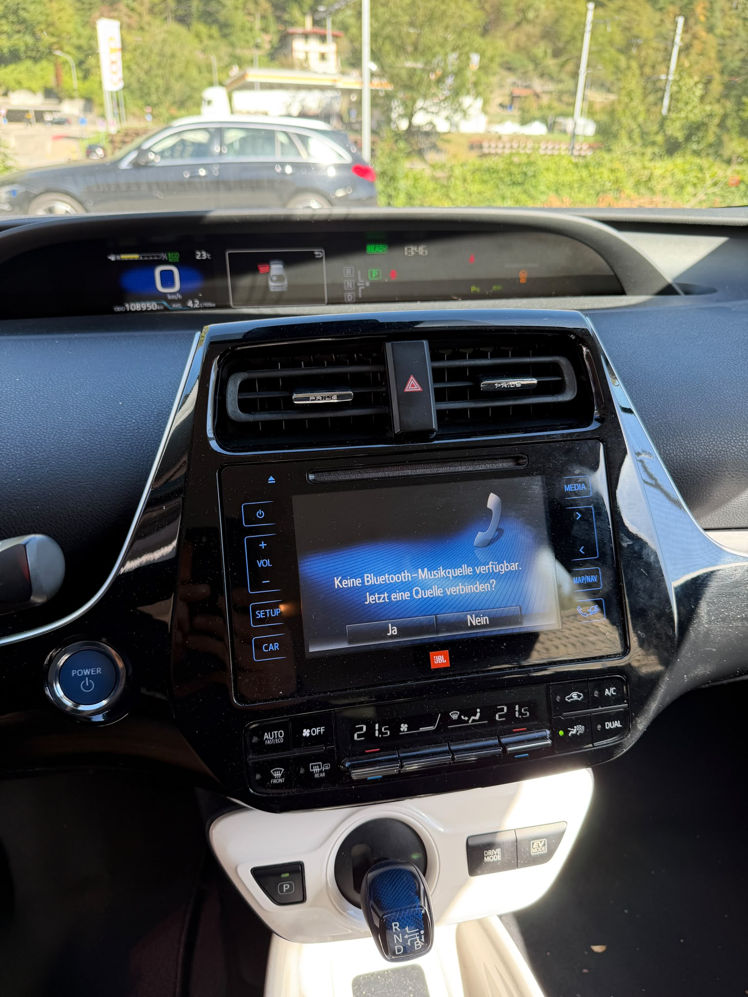 TOYOTA Prius 1.8 VVT-i HSD Sol-image-11
