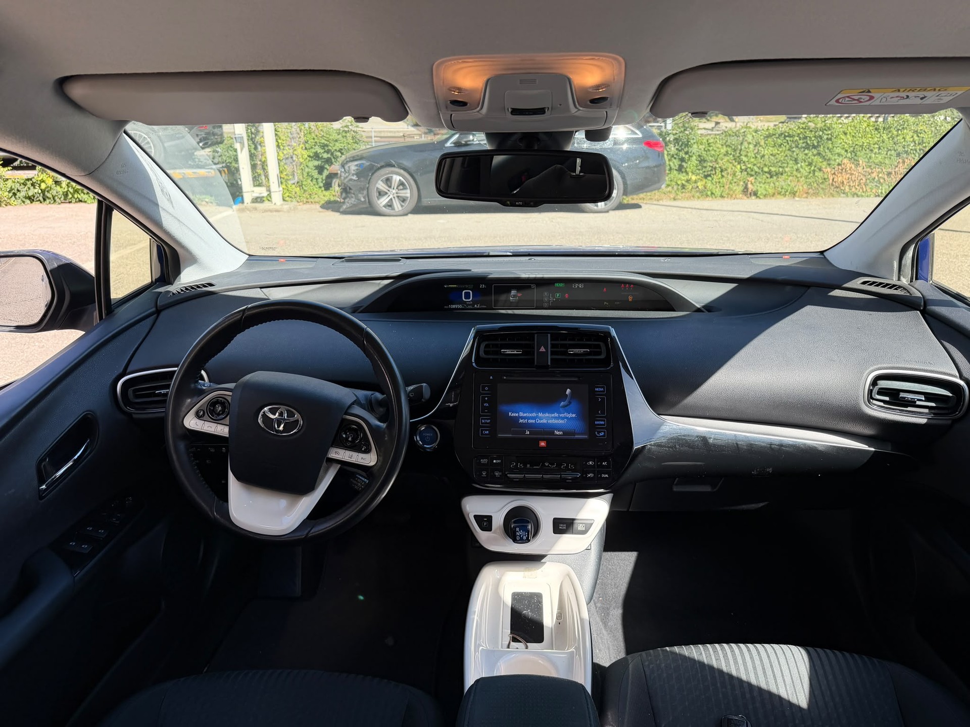 TOYOTA Prius 1.8 VVT-i HSD Sol-image-13