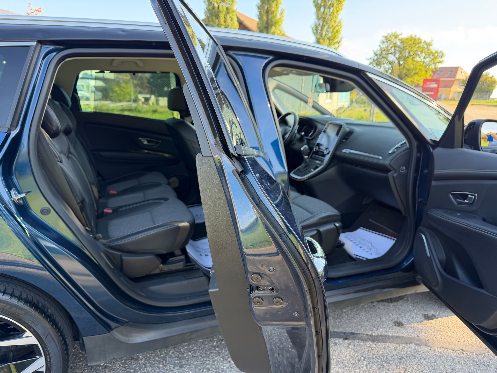 RENAULT GRAND SCENIC 1.3 16V TURBO 7 PLÄTZER VAN. NUR 43`000 KM. AUTOMAT. CH WAGEN "HAGELSCHADEN"-image-19