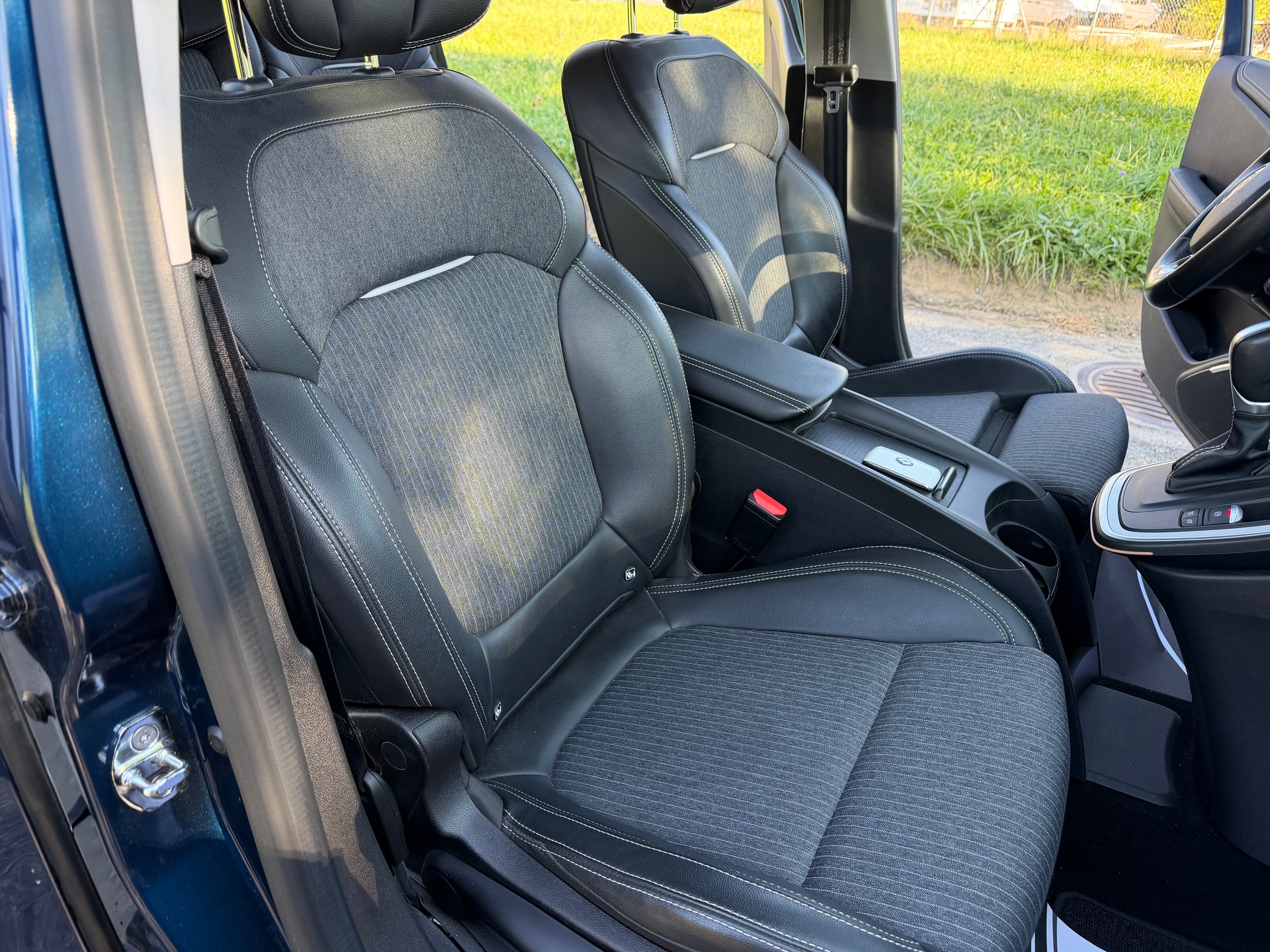 RENAULT GRAND SCENIC 1.3 16V TURBO 7 PLÄTZER VAN. NUR 43`000 KM. AUTOMAT. CH WAGEN "HAGELSCHADEN"-image-42