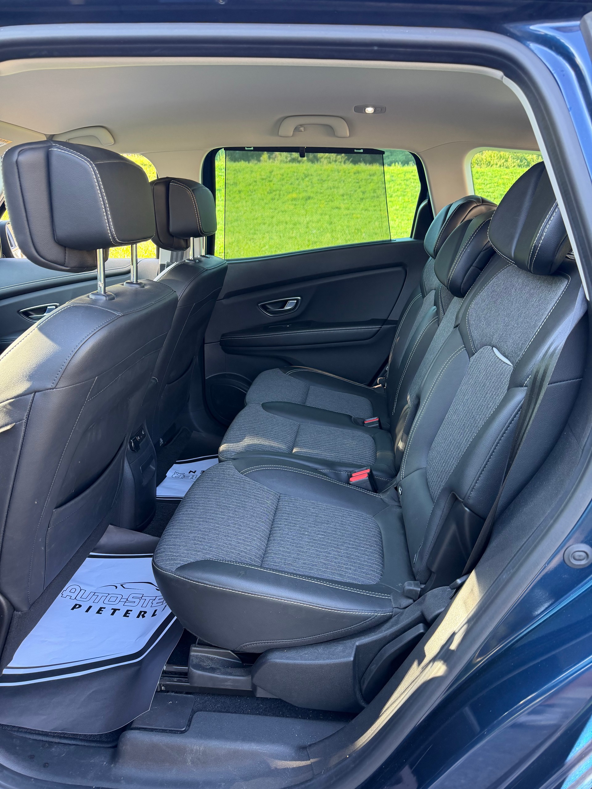 RENAULT GRAND SCENIC 1.3 16V TURBO 7 PLÄTZER VAN. NUR 43`000 KM. AUTOMAT. CH WAGEN "HAGELSCHADEN"-image-4