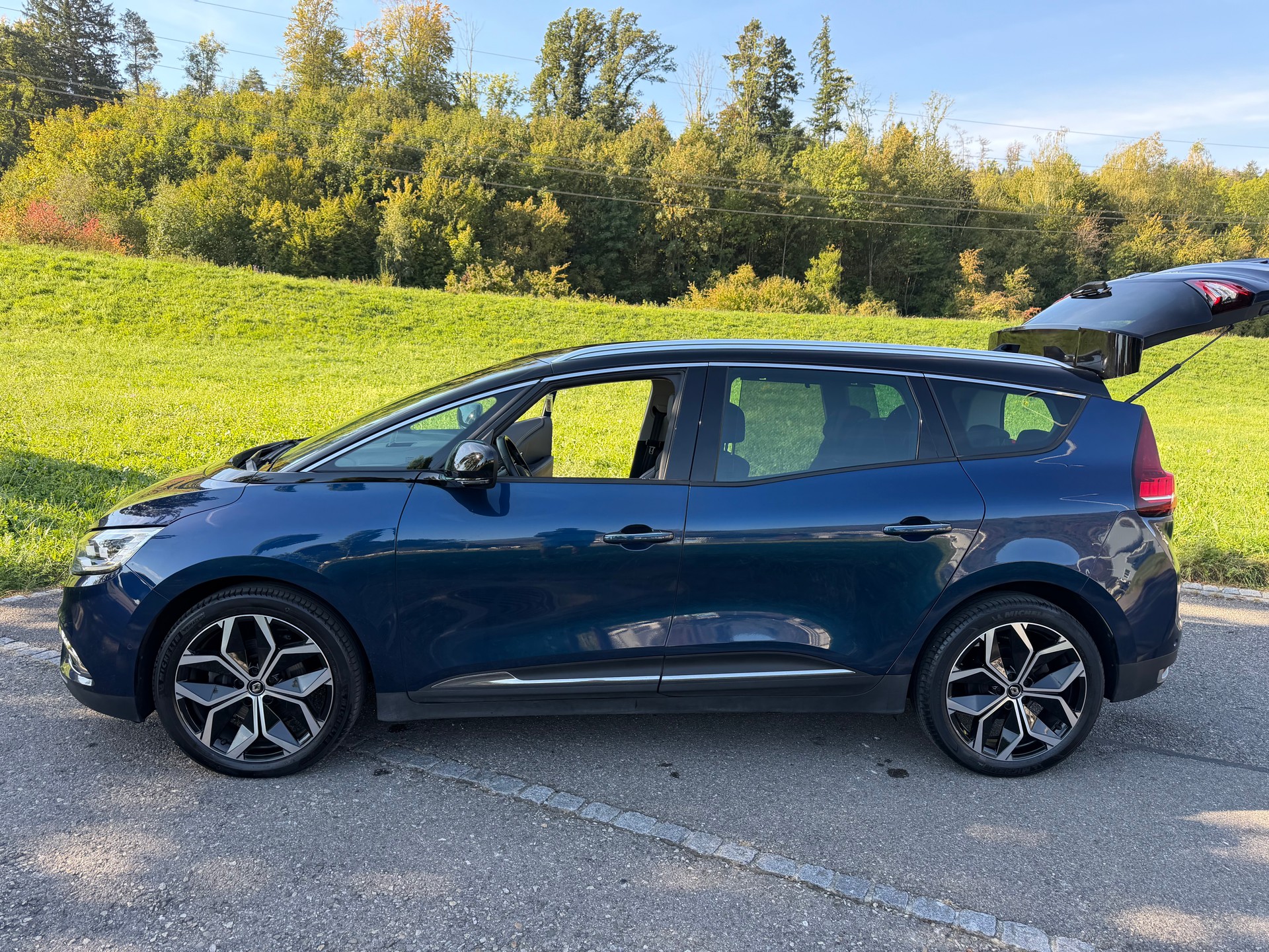 RENAULT GRAND SCENIC 1.3 16V TURBO 7 PLÄTZER VAN. NUR 43`000 KM. AUTOMAT. CH WAGEN "HAGELSCHADEN"-image-10