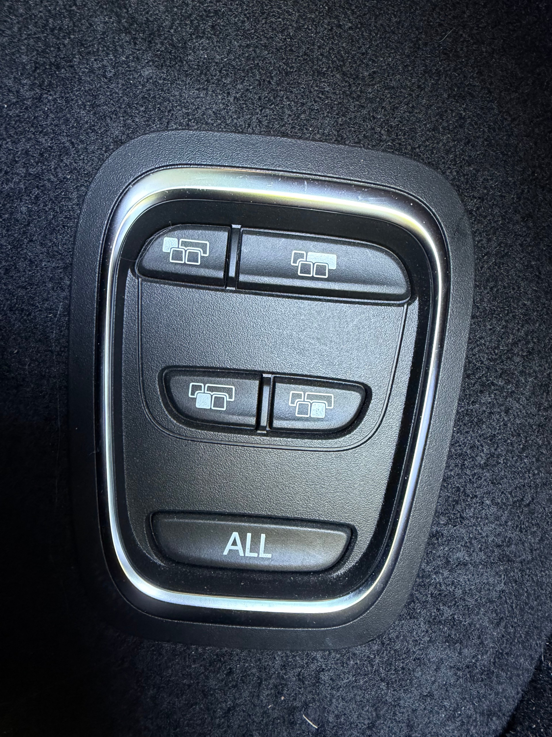 RENAULT GRAND SCENIC 1.3 16V TURBO 7 PLÄTZER VAN. NUR 43`000 KM. AUTOMAT. CH WAGEN "HAGELSCHADEN"-image-40