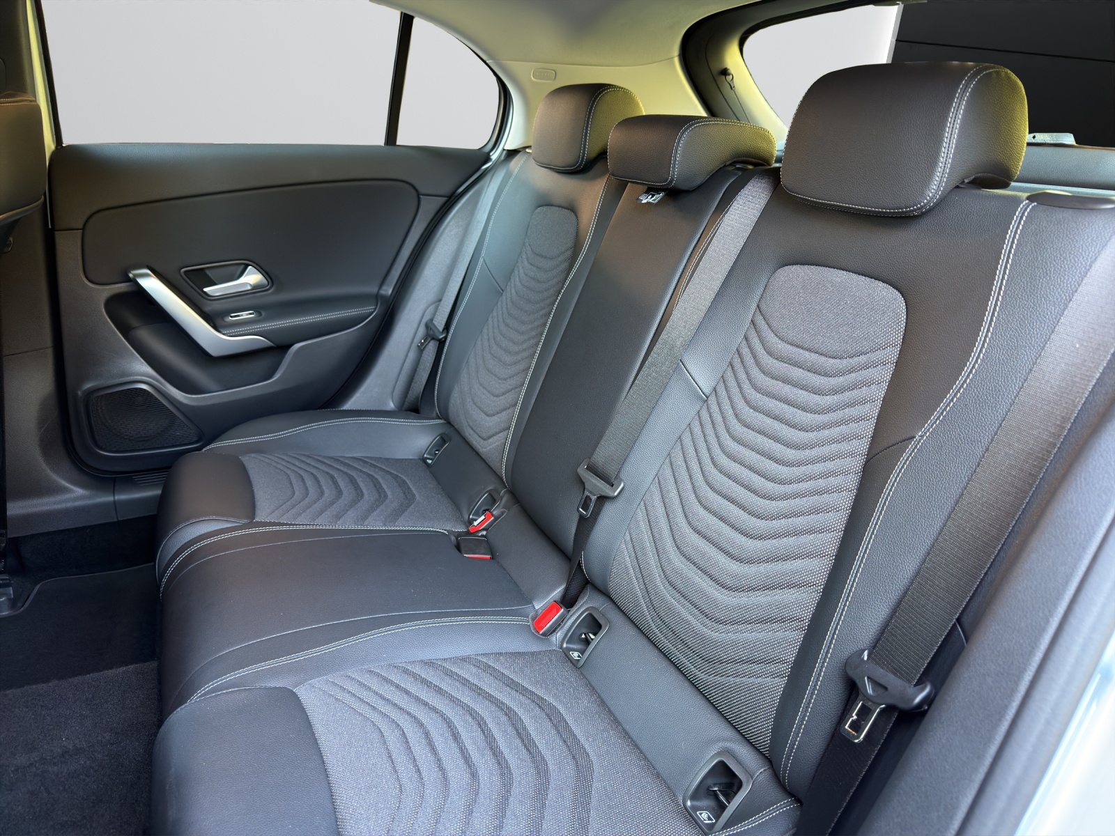 MERCEDES-BENZ A 250 4Matic 8G-DCT-image-9