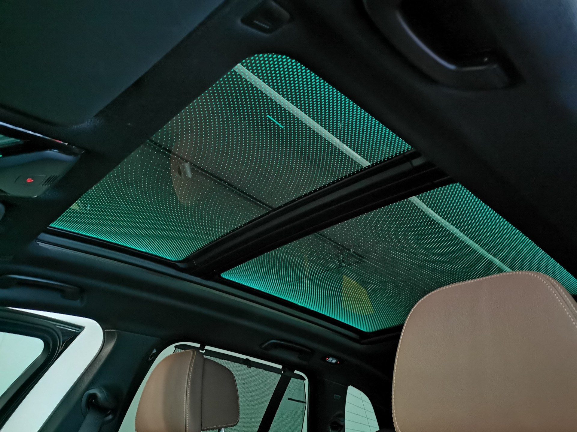BMW X5 xDrive M50i Steptronic LASER LICHT 360 ADAP. FAHRWERK EL. ANHÄNGERKUPPLUNG CH-AUTO SKY-LOUNGE HARMAN KARDON ETC.-image-6