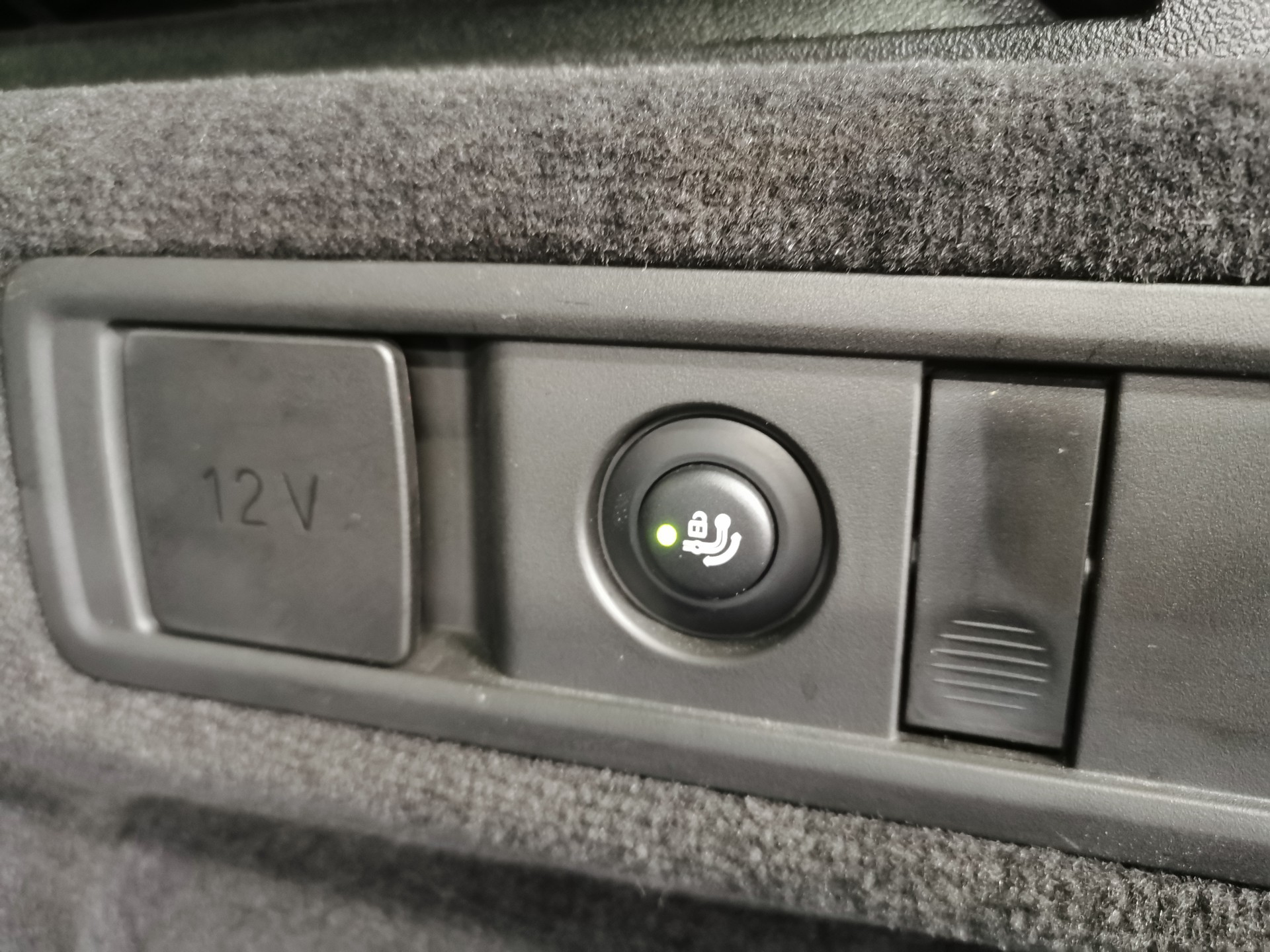 BMW X5 xDrive M50i Steptronic LASER LICHT 360 ADAP. FAHRWERK EL. ANHÄNGERKUPPLUNG CH-AUTO SKY-LOUNGE HARMAN KARDON ETC.-image-13