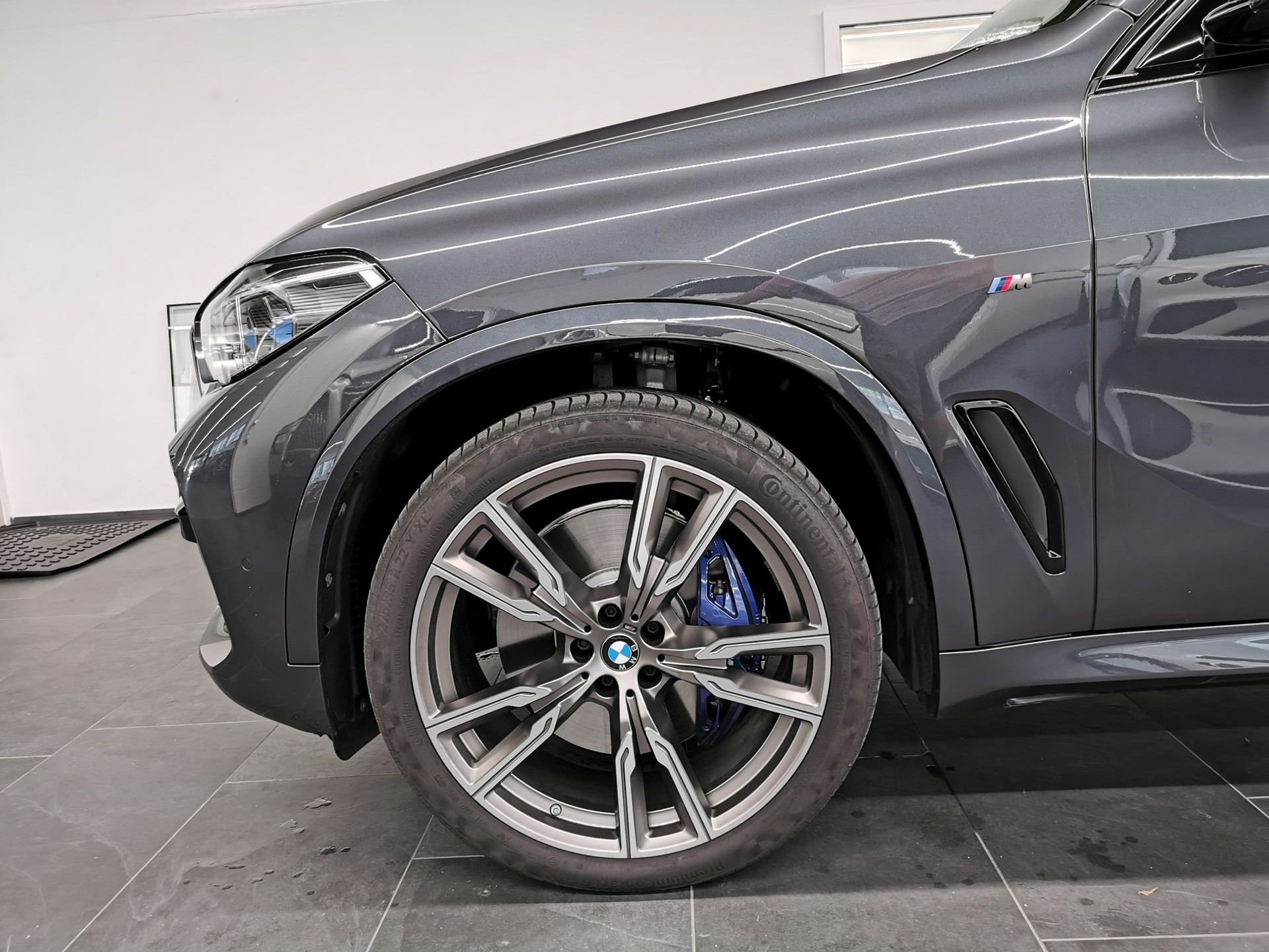 BMW X5 xDrive M50i Steptronic LASER LICHT 360 ADAP. FAHRWERK EL. ANHÄNGERKUPPLUNG CH-AUTO SKY-LOUNGE HARMAN KARDON ETC.-image-14
