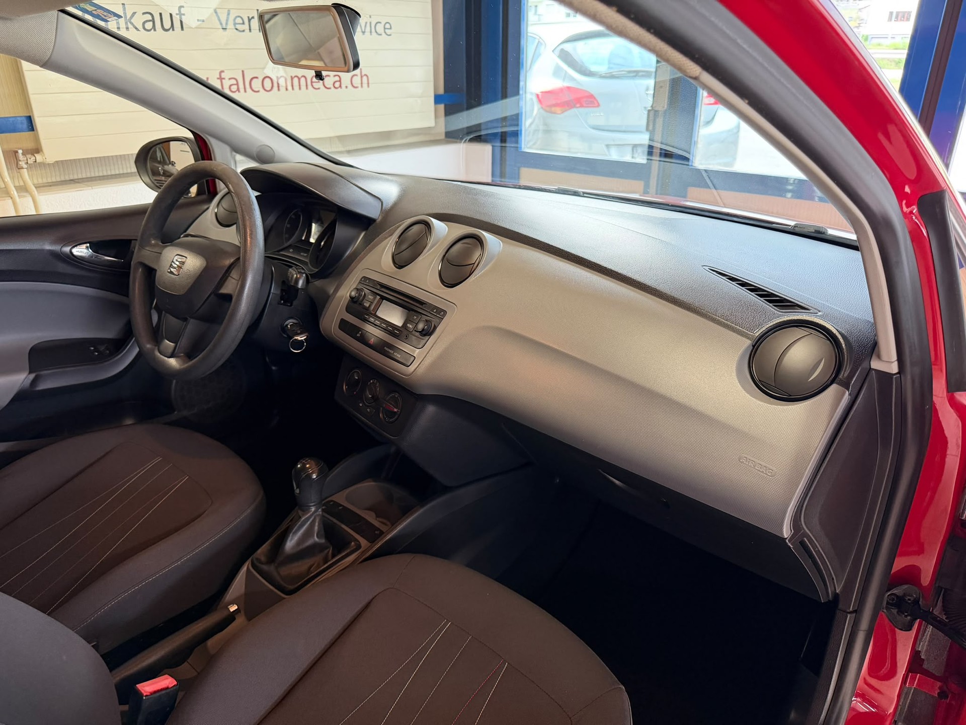 SEAT Ibiza SC 1.2 TSI Style-image-12