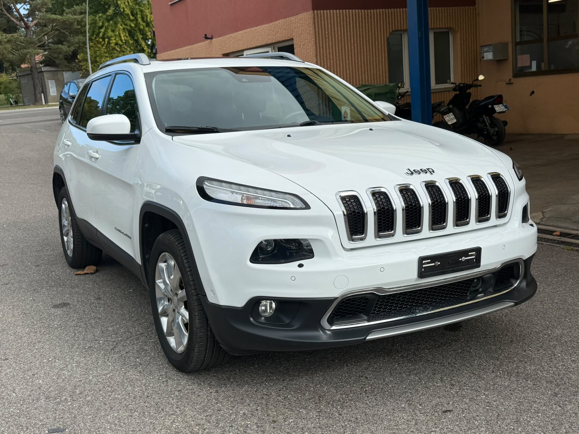 JEEP Cherokee 2.2TD Limited AWD 9ATX-image-1