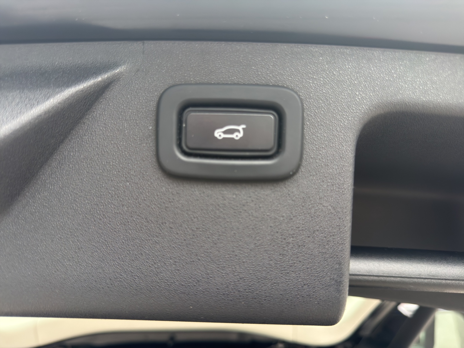 LAND ROVER Discovery Sport P200 2.0 Si4 MHEV HSE AT9-image-23
