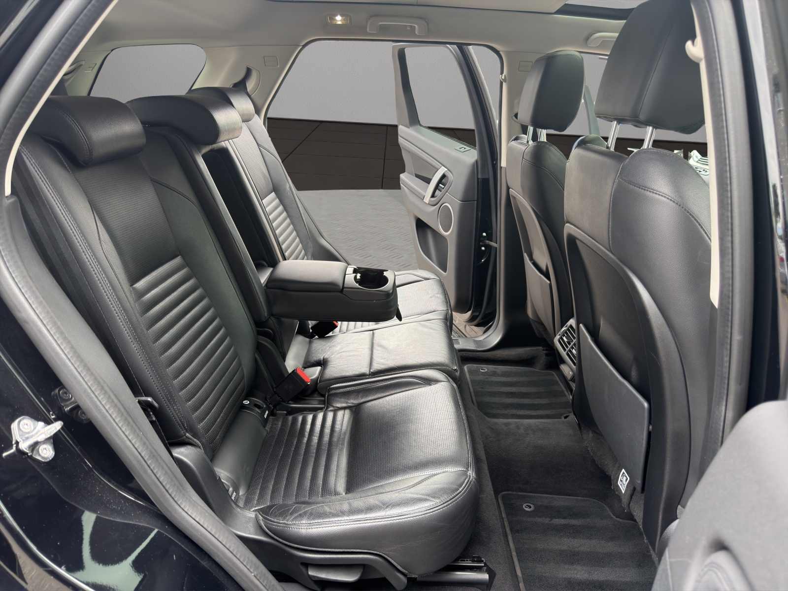 LAND ROVER Discovery Sport P200 2.0 Si4 MHEV HSE AT9-image-17