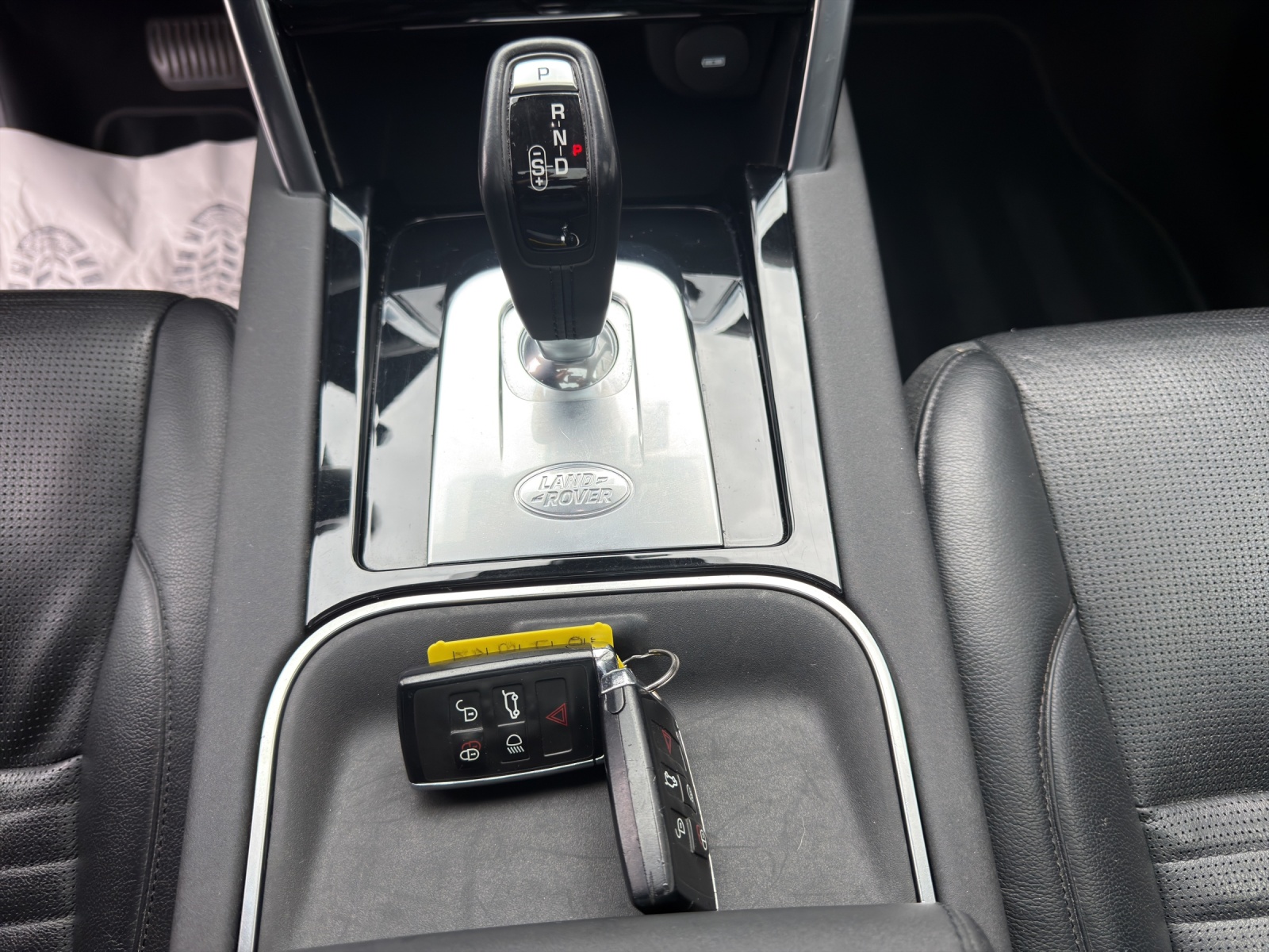 LAND ROVER Discovery Sport P200 2.0 Si4 MHEV HSE AT9-image-28
