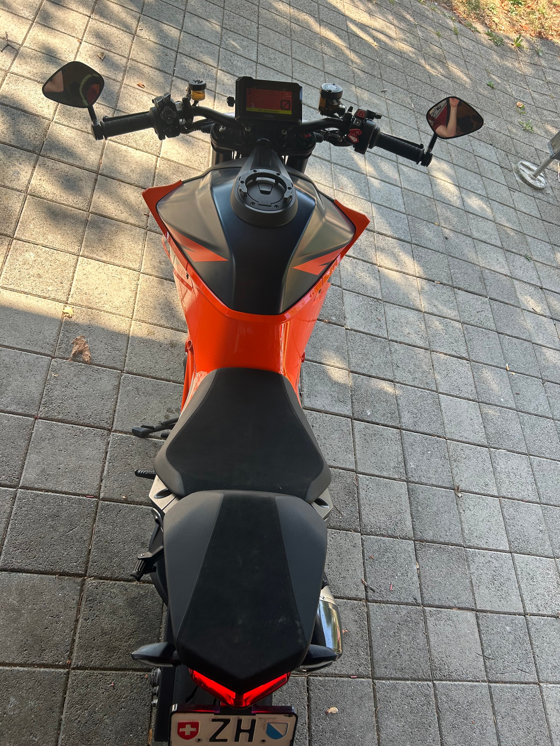 KTM 1290 Super Duke R-image-2