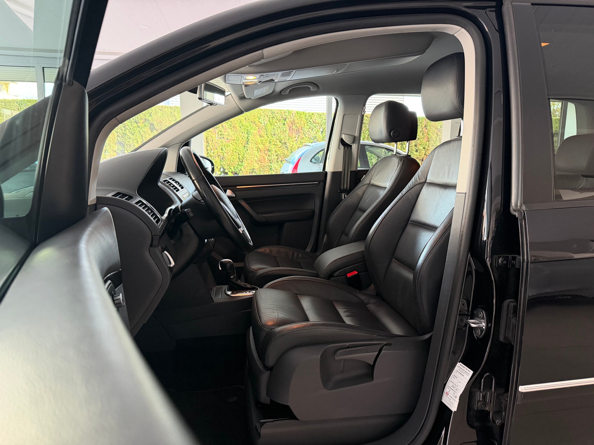 VW Touran 2.0 TDI BlueMotion Technology Highline DSG-image-10