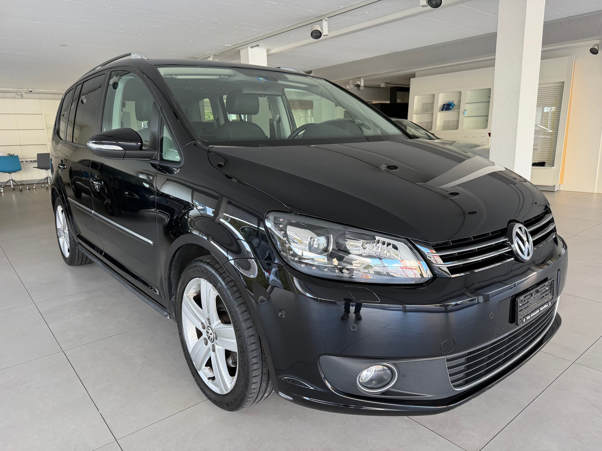 VW Touran 2.0 TDI BlueMotion Technology Highline DSG-showroom-element-1