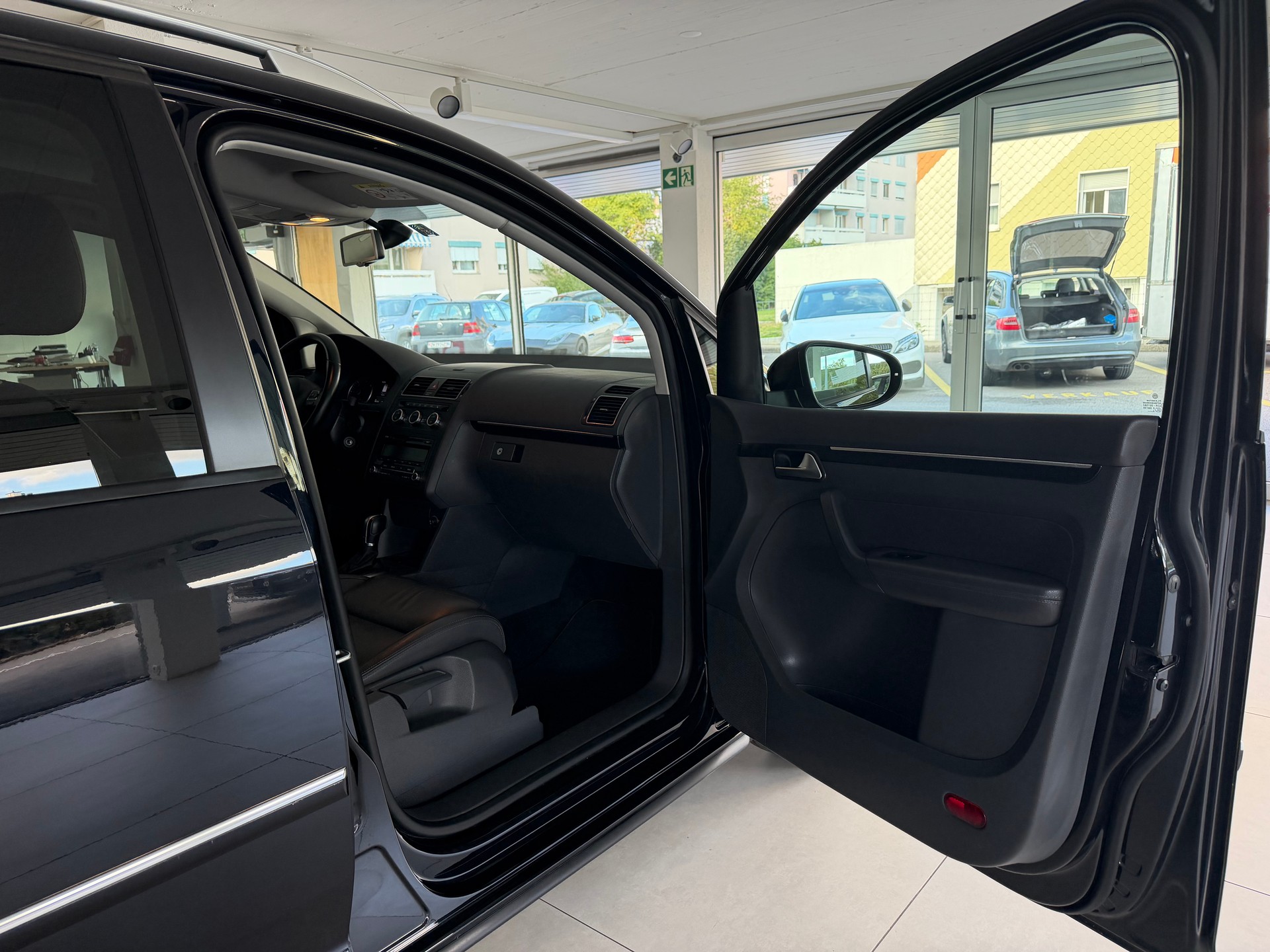 VW Touran 2.0 TDI BlueMotion Technology Highline DSG-image-11