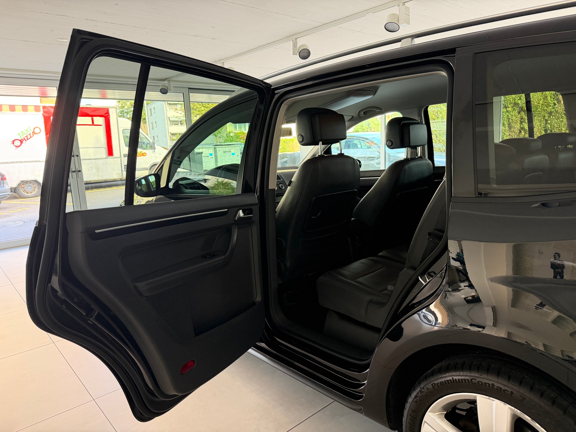 VW Touran 2.0 TDI BlueMotion Technology Highline DSG-image-13