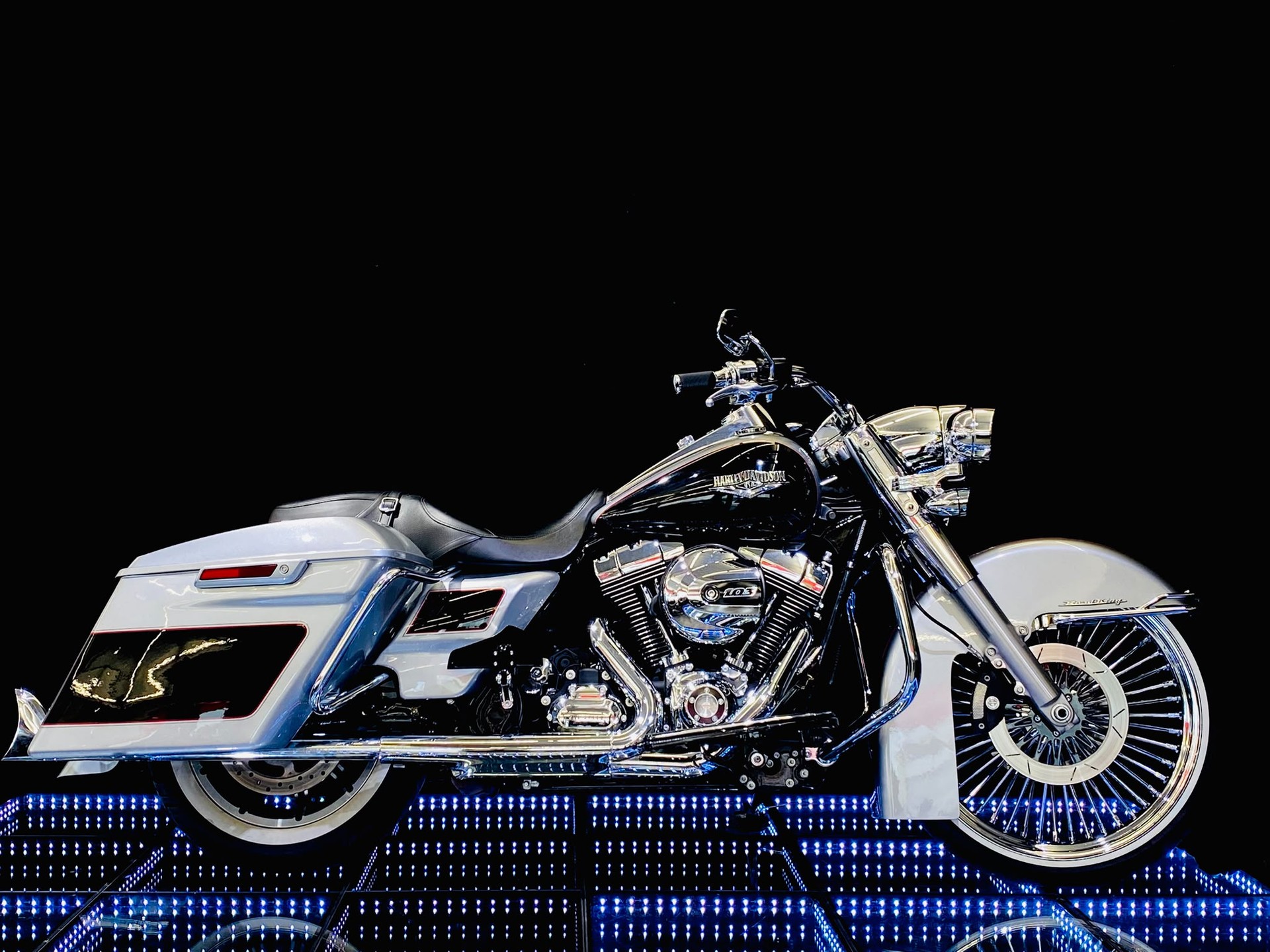 HARLEY-DAVIDSON FLHRC Road King Classic 103 ABS-image-2