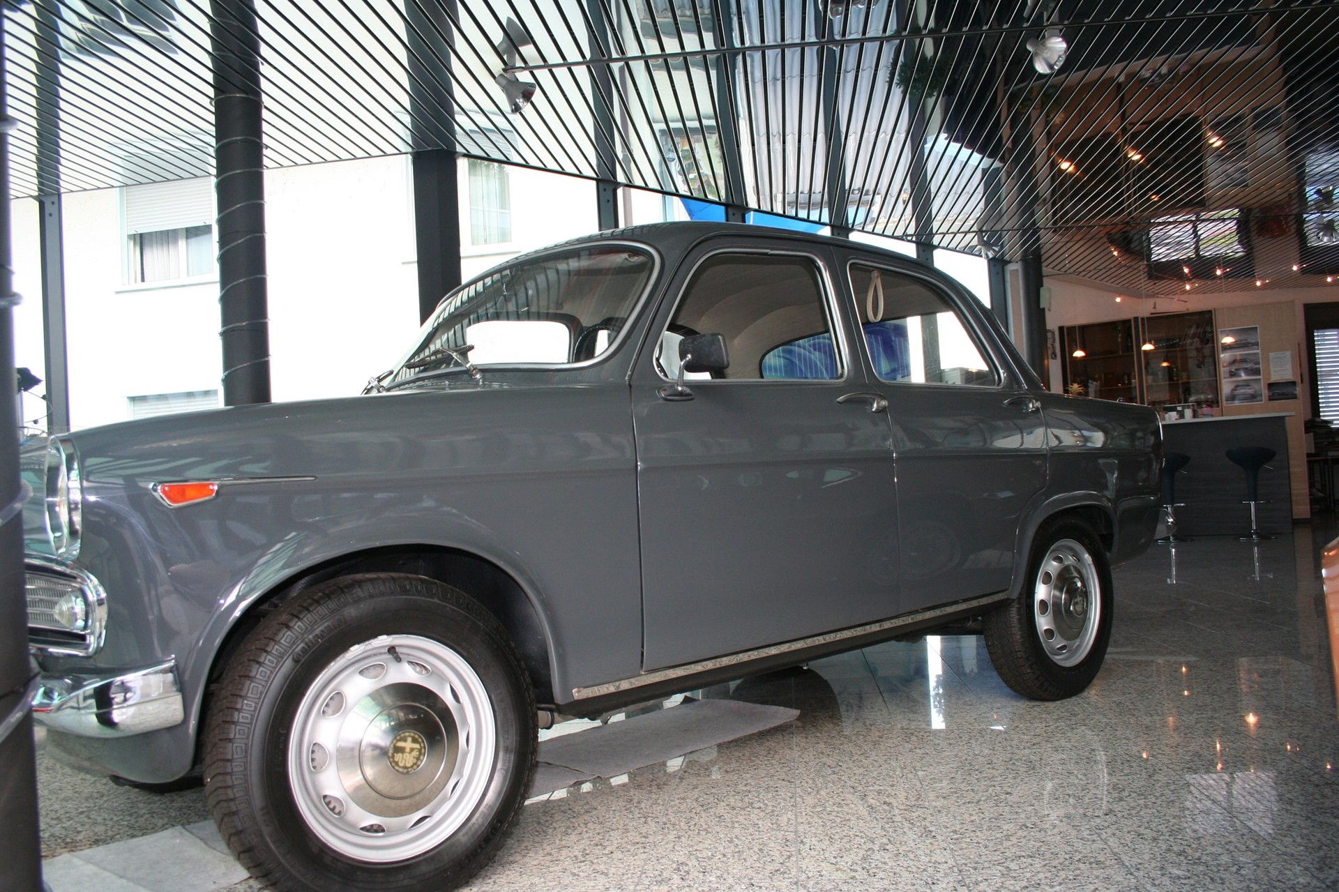 ALFA ROMEO GIULIETTA TI-showroom-element-2