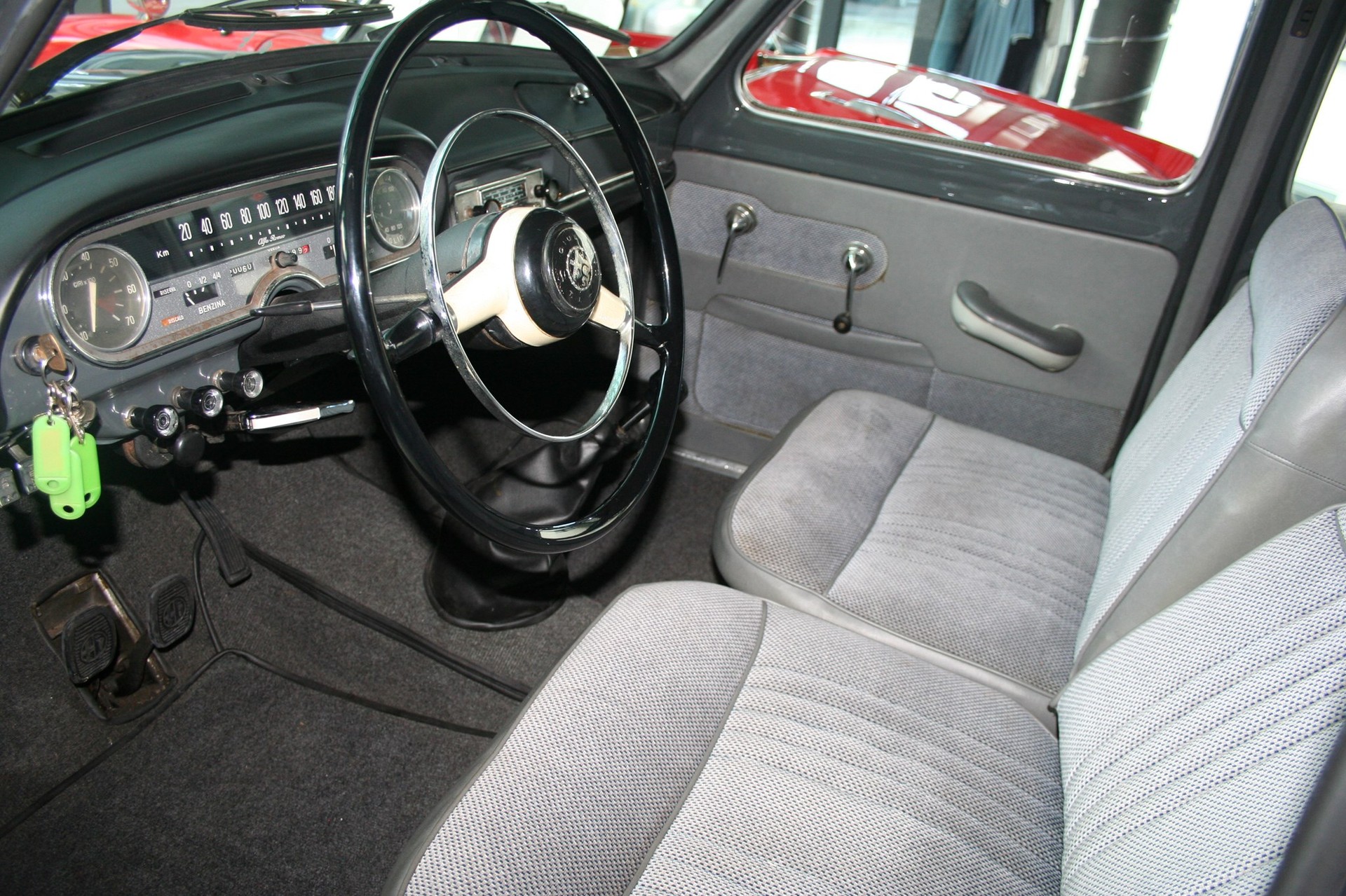ALFA ROMEO GIULIETTA TI-showroom-element-3