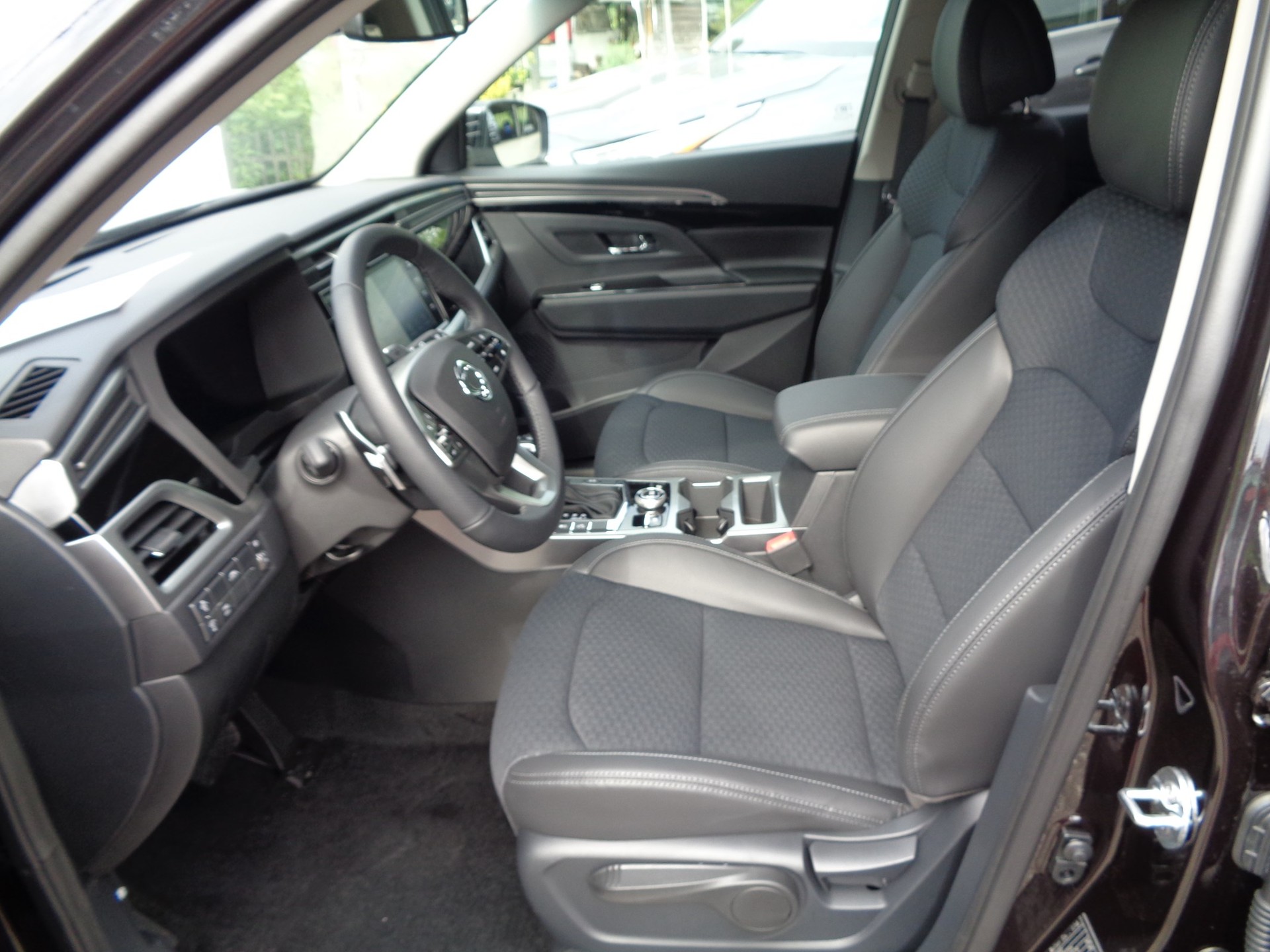 KGM-SsangYong Korando 1.5T GDI Onyx 4WD Automat-image-7