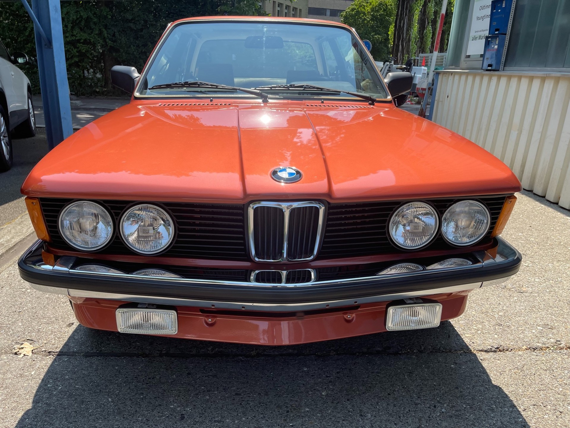 BMW 320-image-4