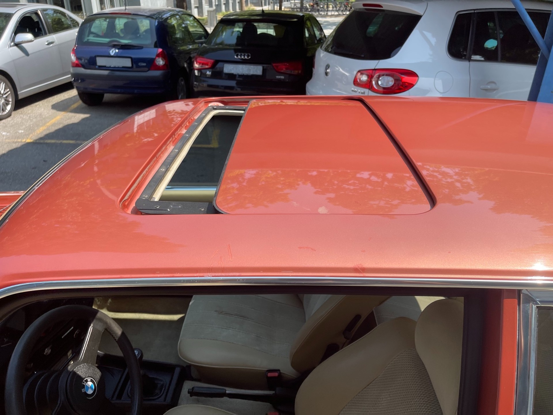 BMW 320-image-6