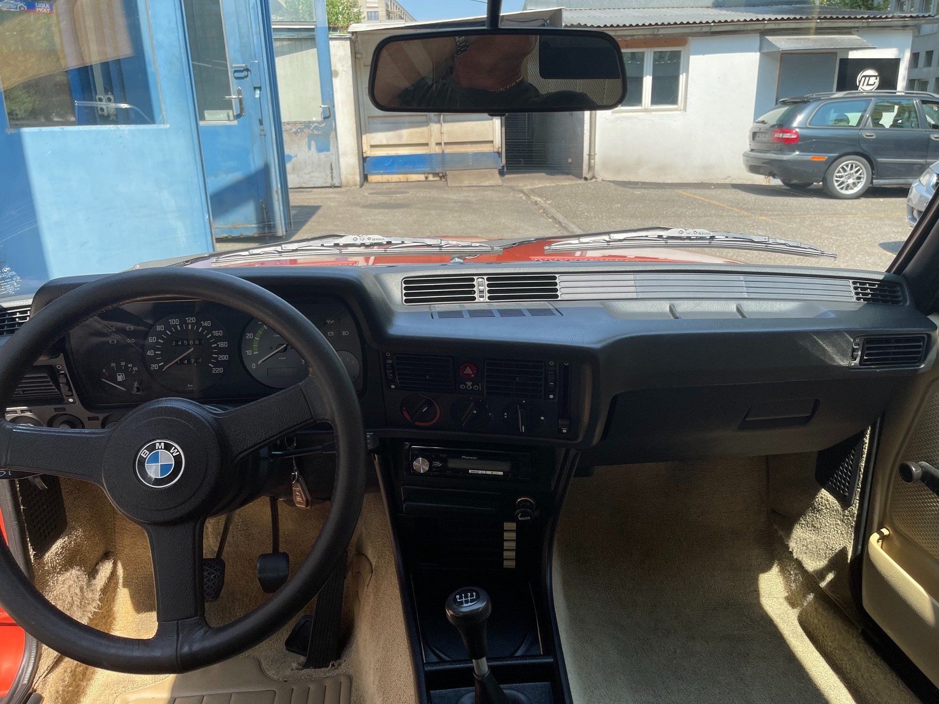BMW 320-image-9