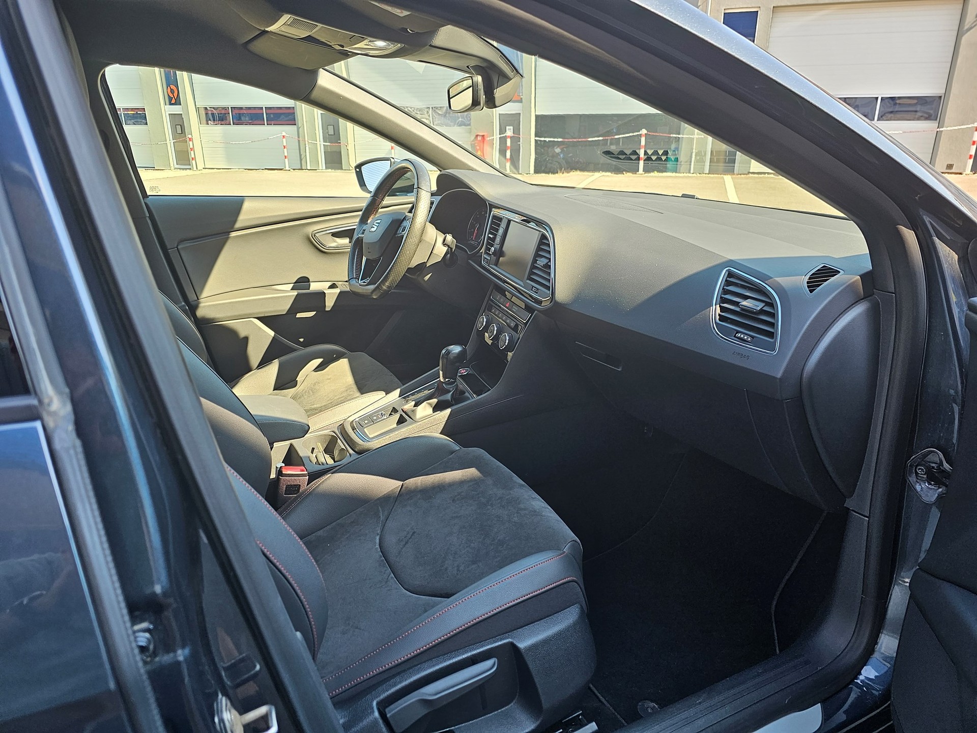 SEAT Leon 1.5 TGI FR DSG-image-7