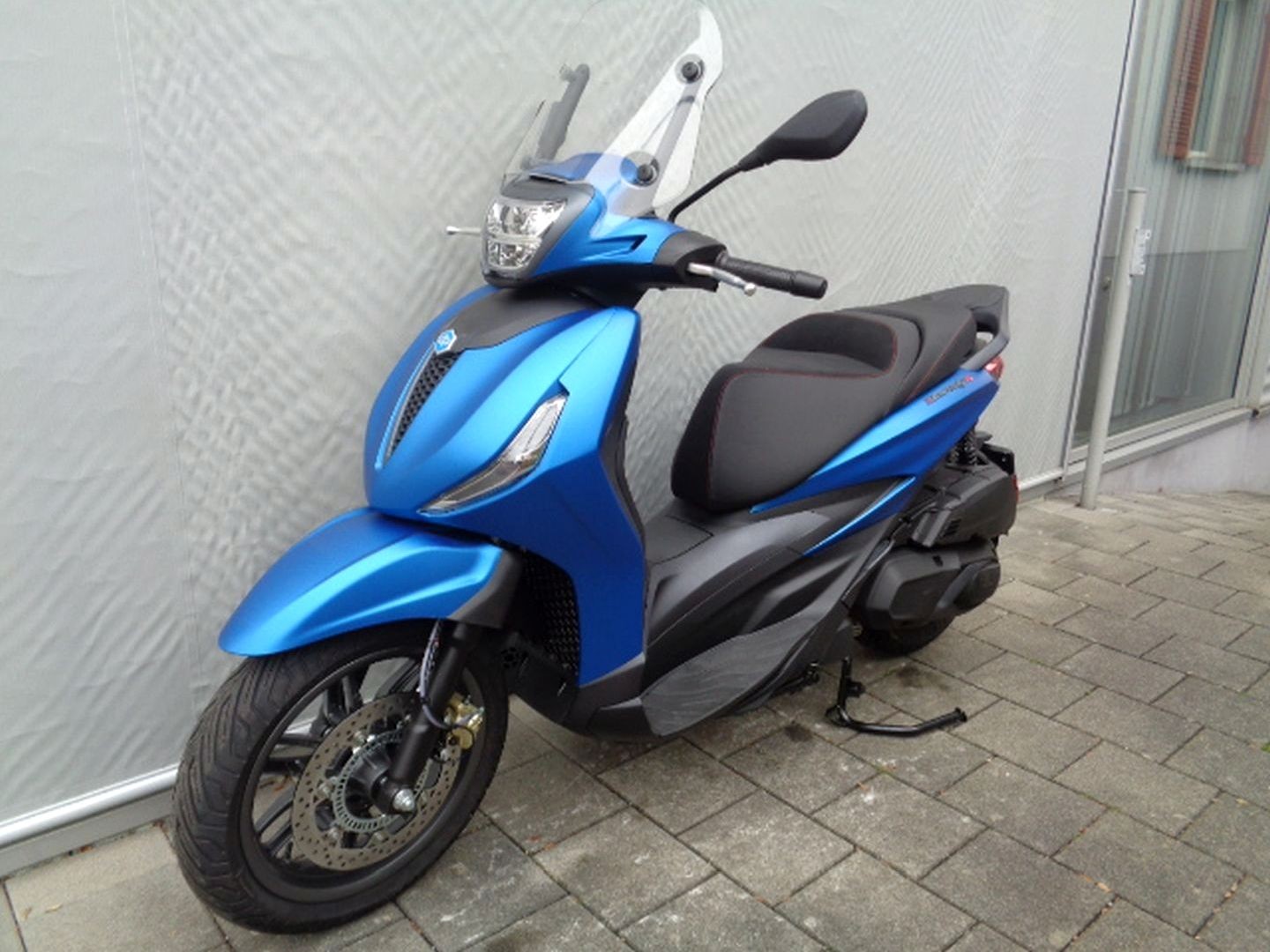 PIAGGIO BEVERLY 400 HPE-image-1