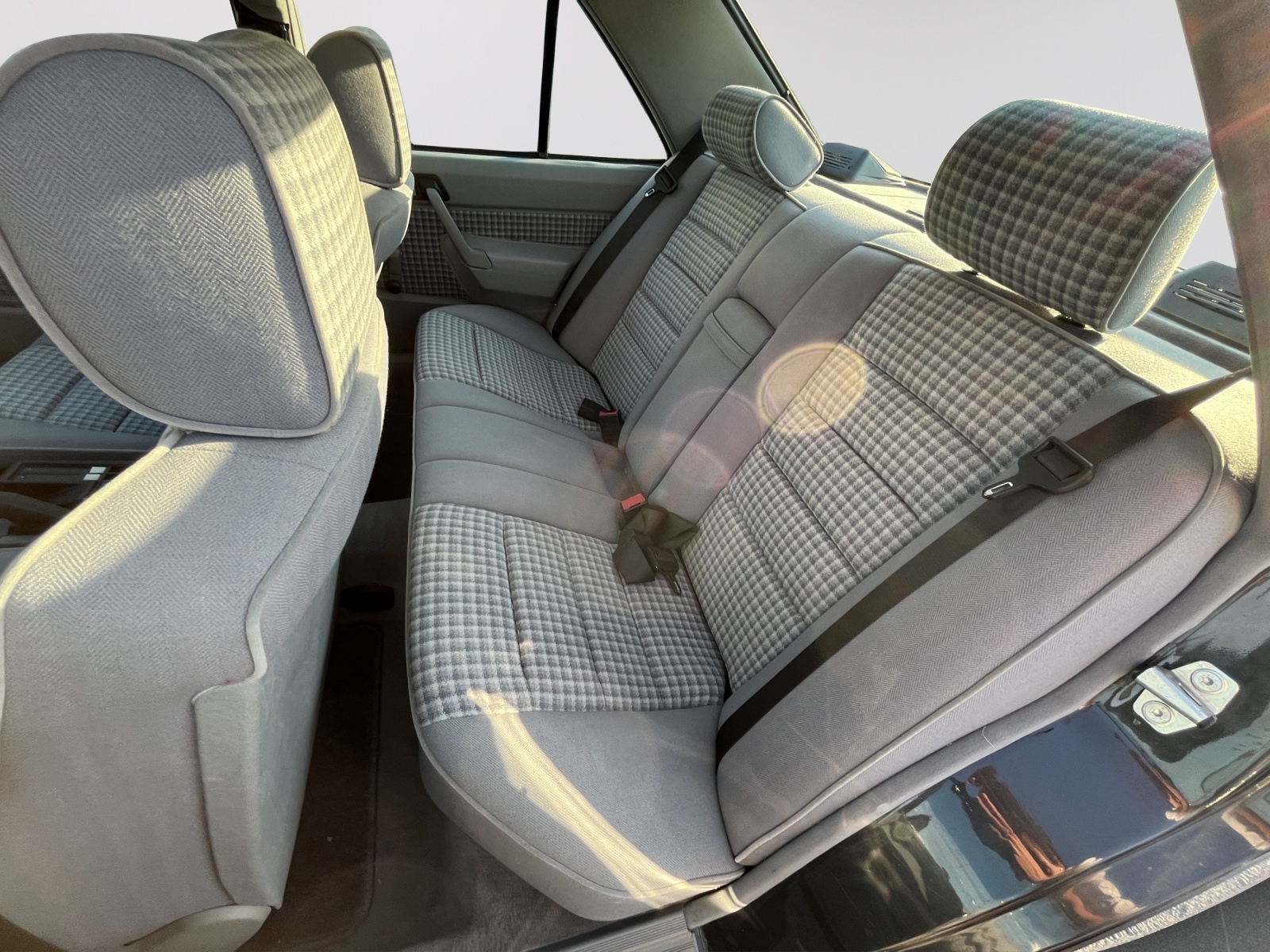 MERCEDES-BENZ 190 E 2.3-image-11
