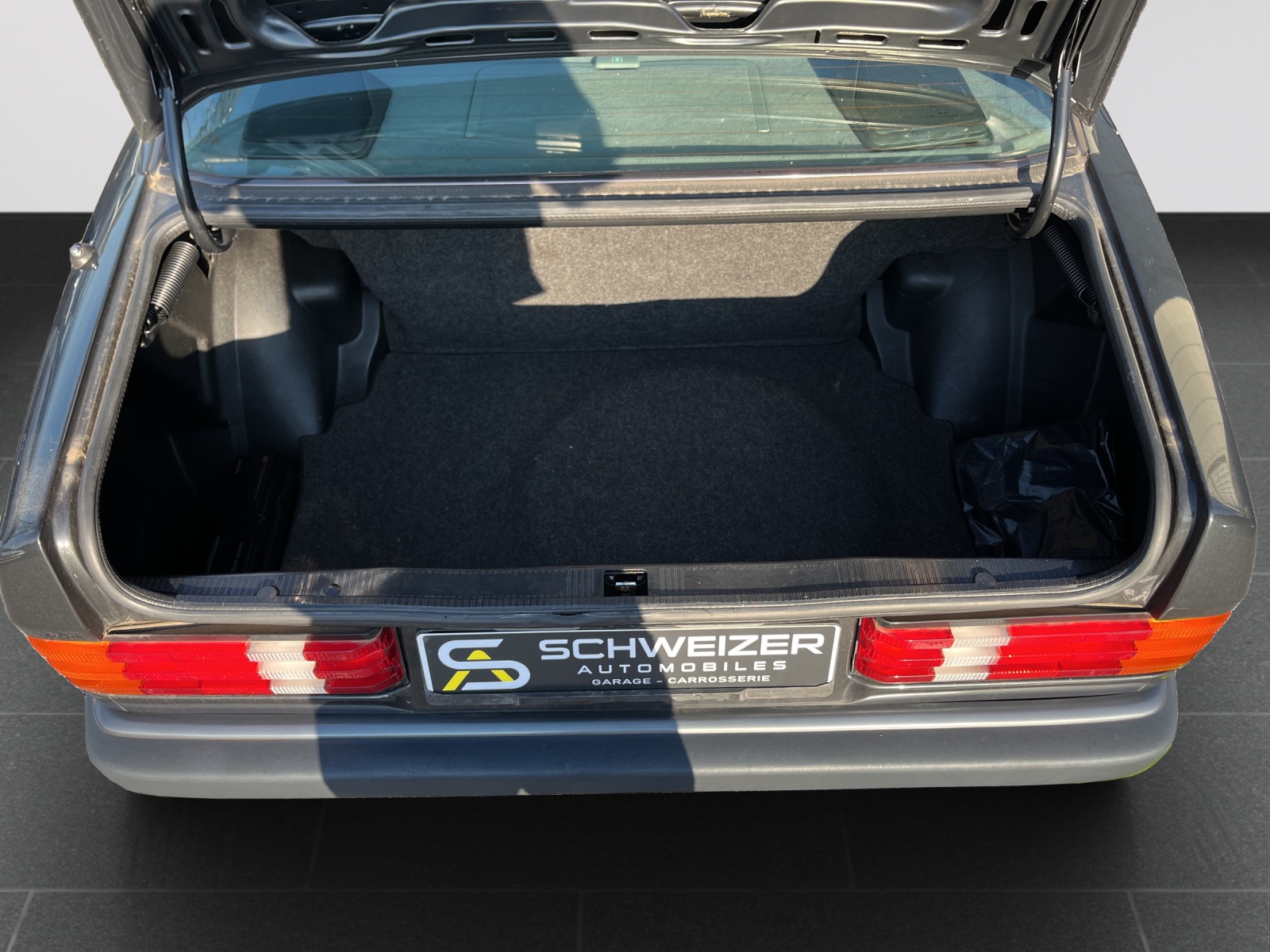 MERCEDES-BENZ 190 E 2.3-image-12