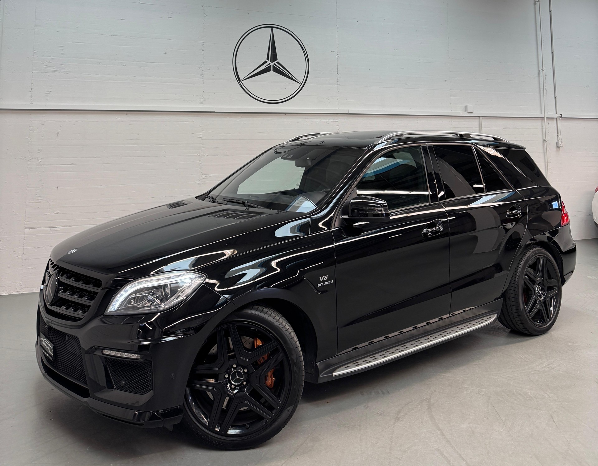 MERCEDES-BENZ ML 63 AMG Executive 4Matic Speedshift All Black Performance-image-4