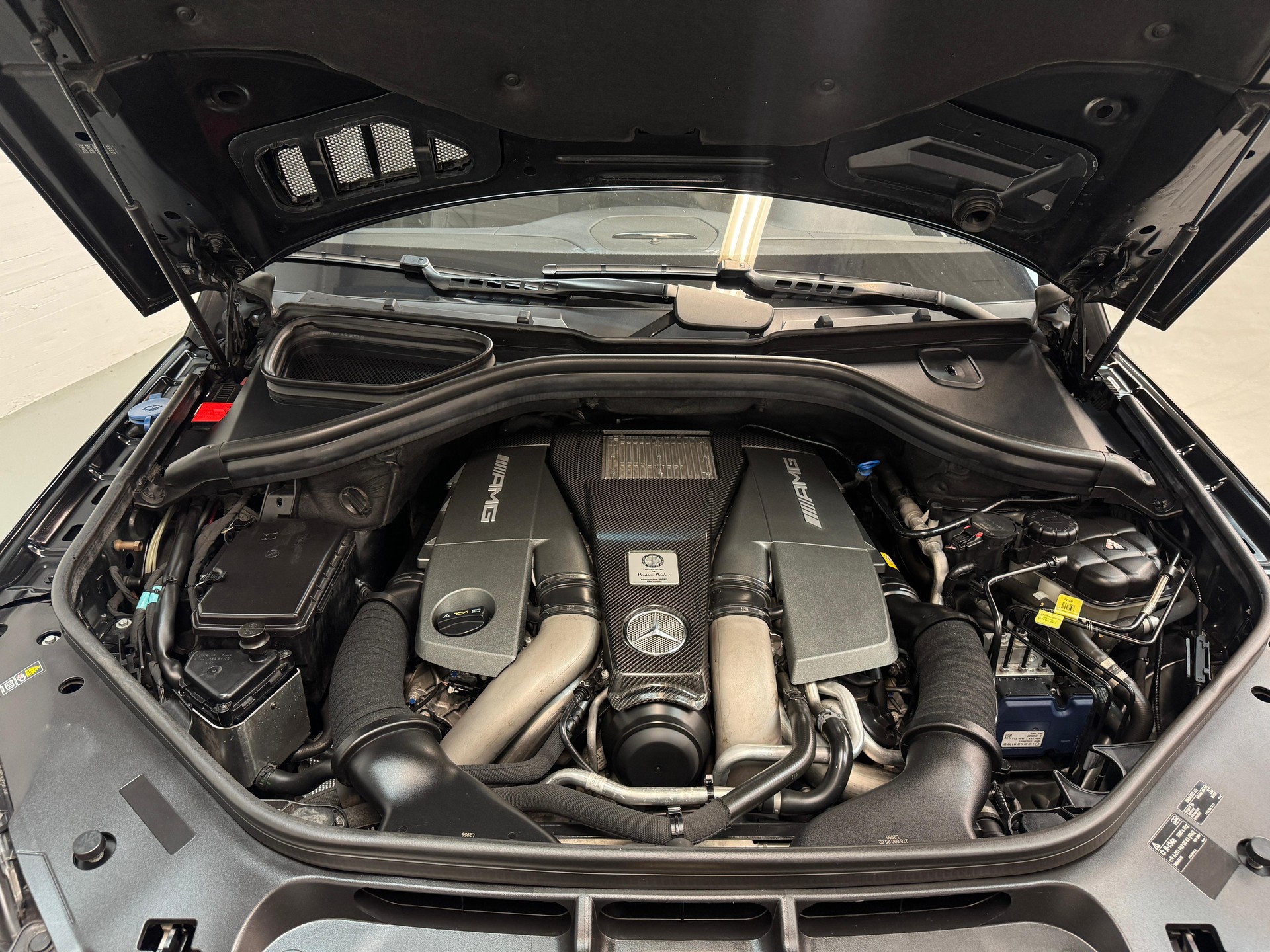 MERCEDES-BENZ ML 63 AMG Executive 4Matic Speedshift All Black Performance-image-10