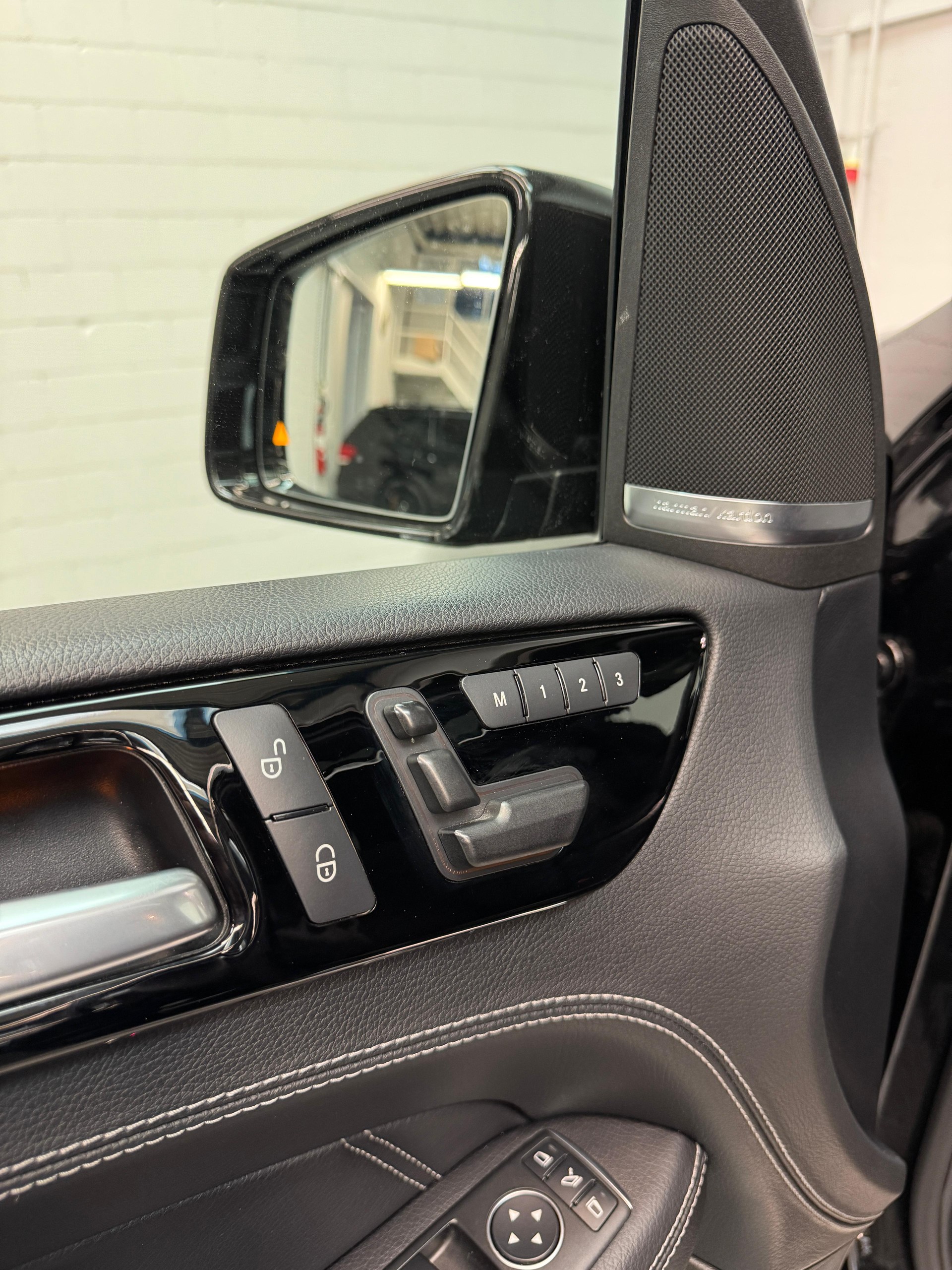 MERCEDES-BENZ ML 63 AMG Executive 4Matic Speedshift All Black Performance-image-19