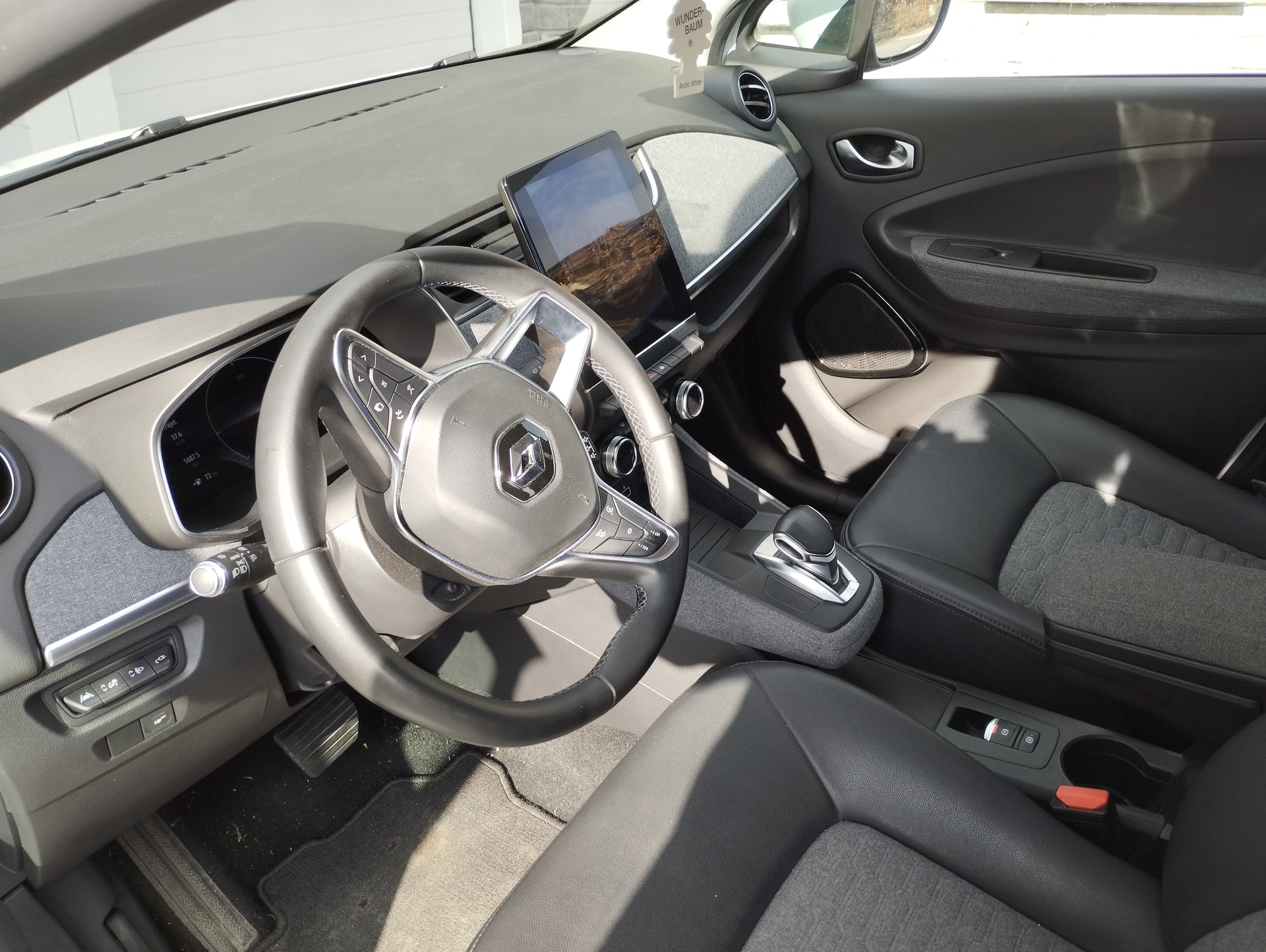 RENAULT Zoe Intens R135 (incl. Batterie)-image-12