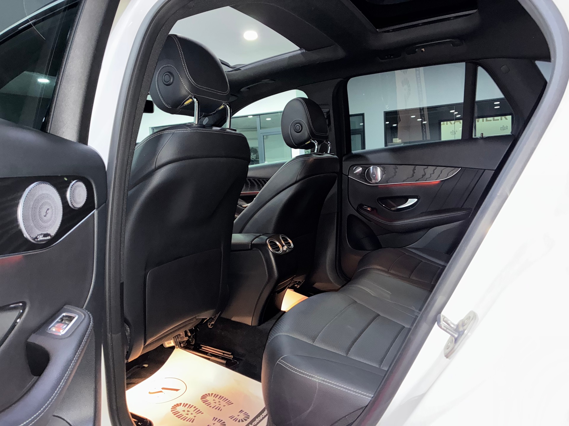 MERCEDES-BENZ GLC 220 d AMG Line 4Matic 9G-Tronic-image-9