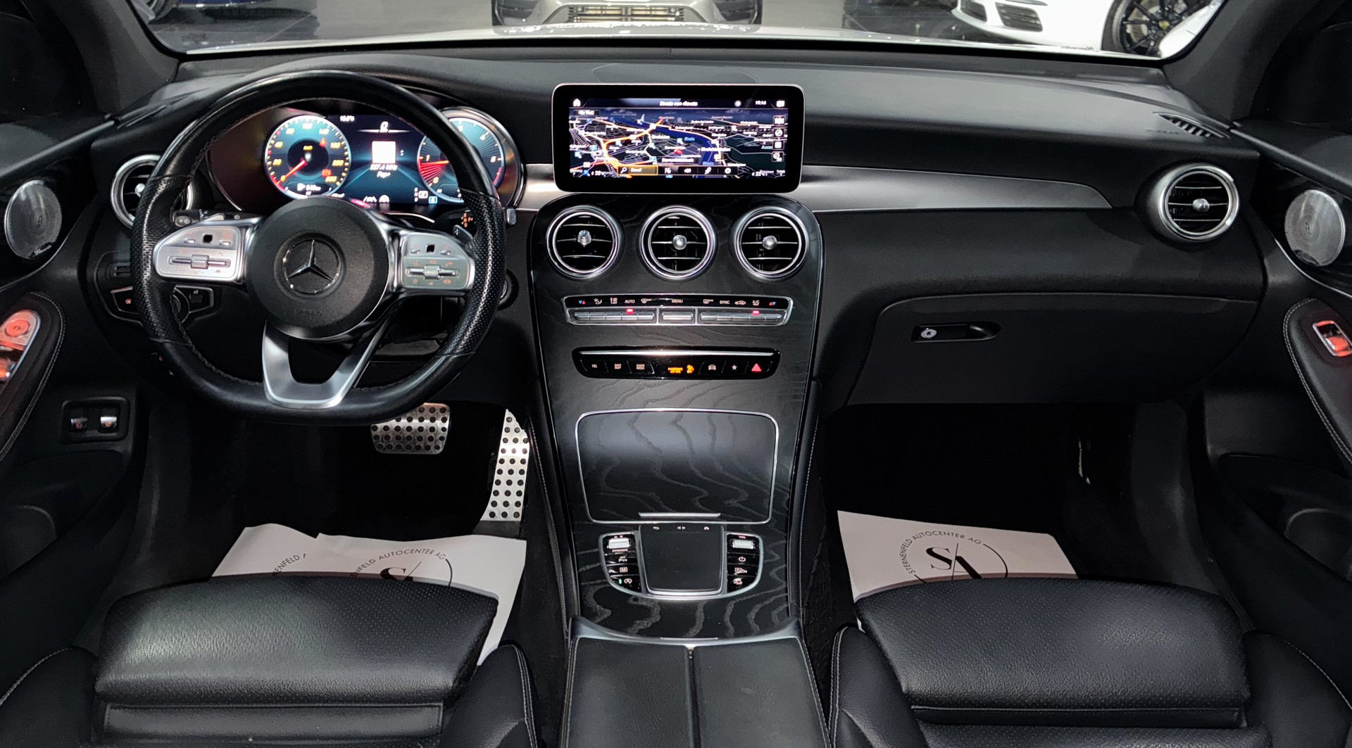 MERCEDES-BENZ GLC 220 d AMG Line 4Matic 9G-Tronic-image-8