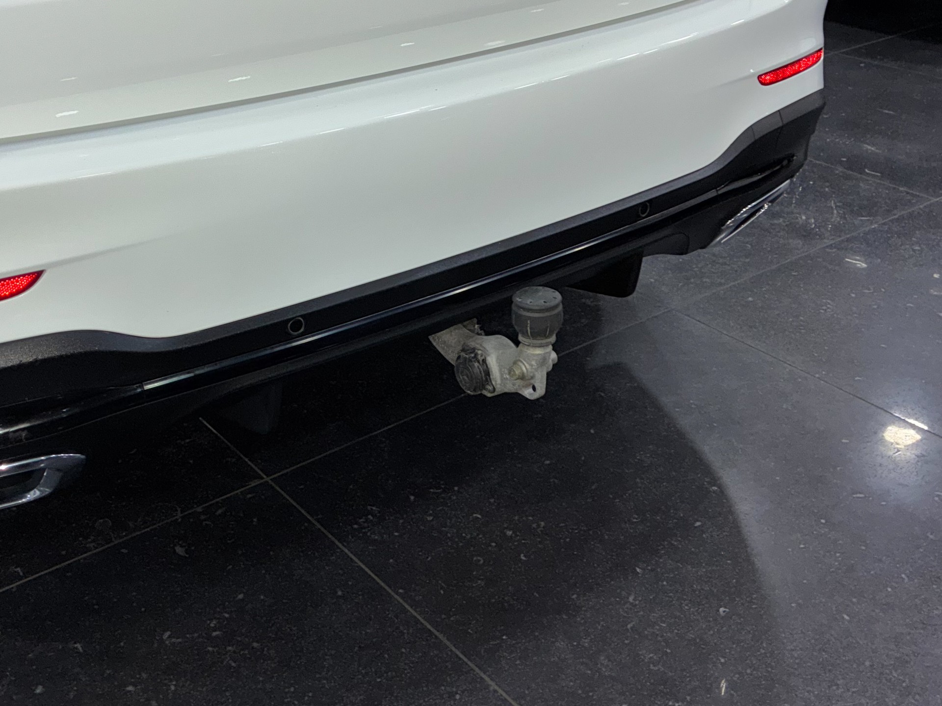 MERCEDES-BENZ GLC 220 d AMG Line 4Matic 9G-Tronic-image-7