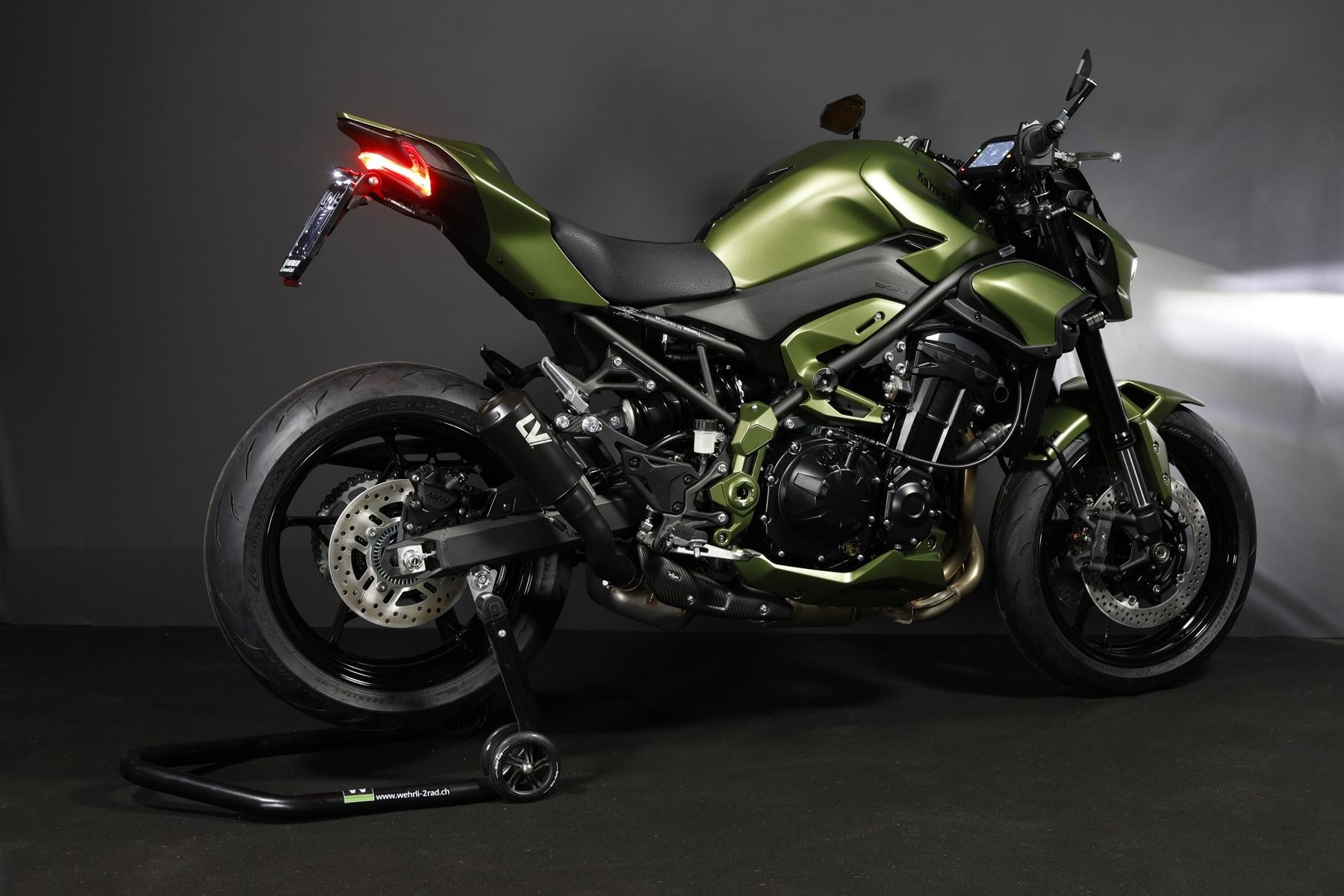 KAWASAKI Z 900 (91/70/35 KW) *Army Edition* Level 3-image-12