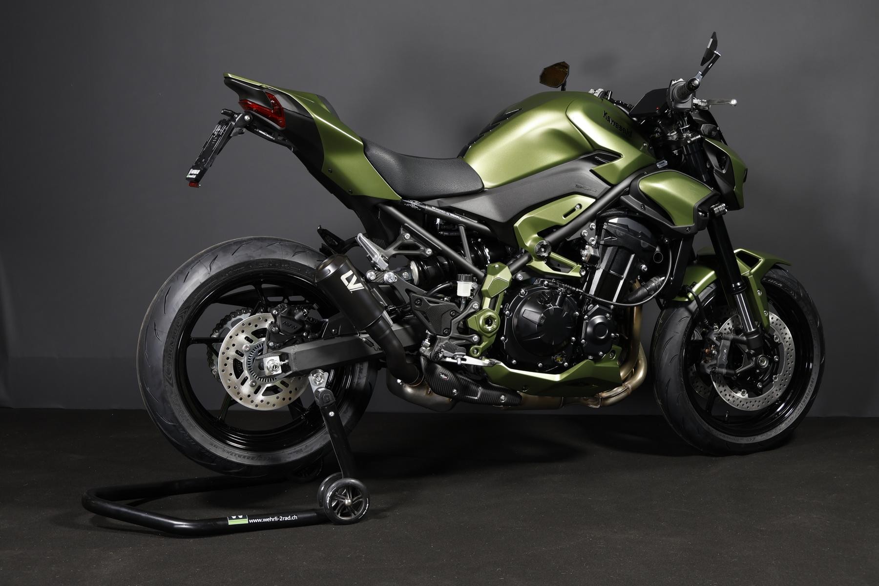 KAWASAKI Z 900 (91/70/35 KW) *Army Edition* Level 3-image-11