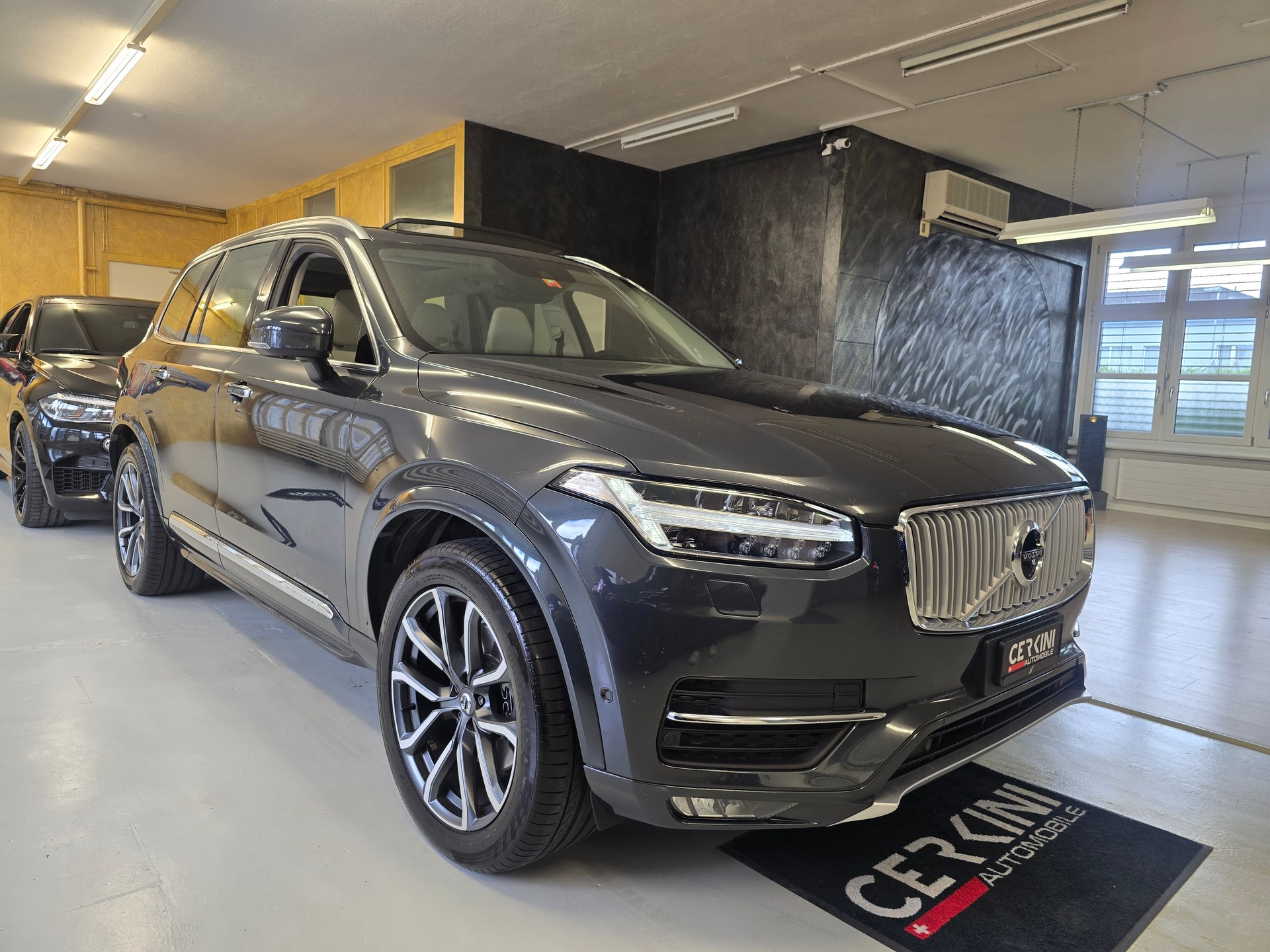 VOLVO XC90 D5 AWD Inscription Geartronic-image-2