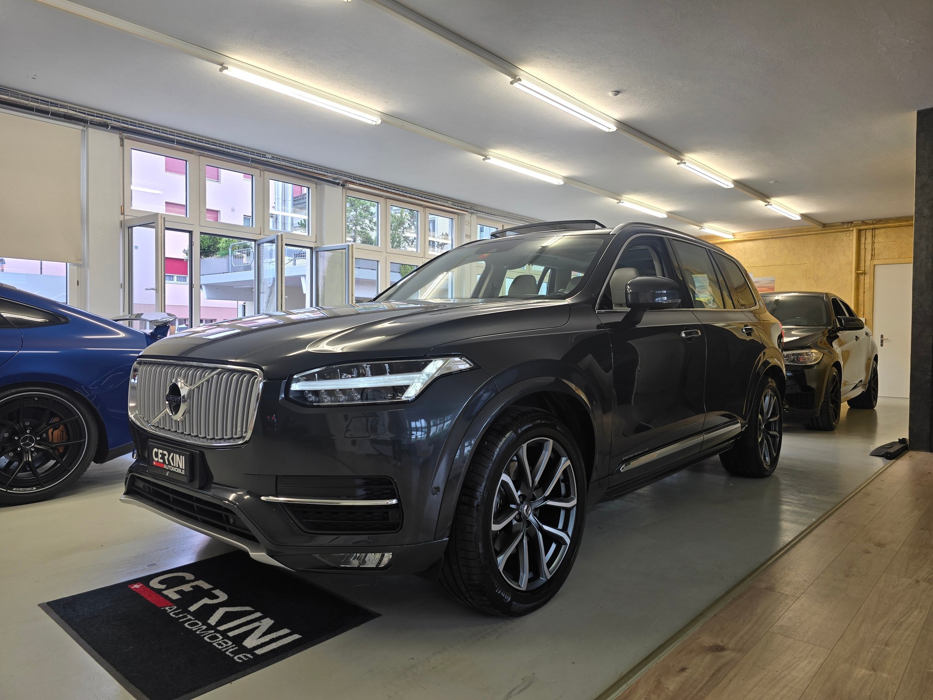 VOLVO XC90 D5 AWD Inscription Geartronic-image-12